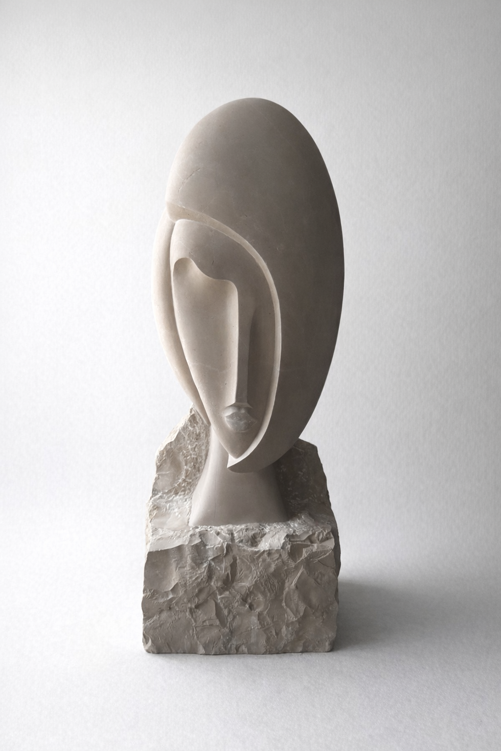 BONNIE - Pierre calcaire (H 57 cm x L 23 cm x P 21 cm)