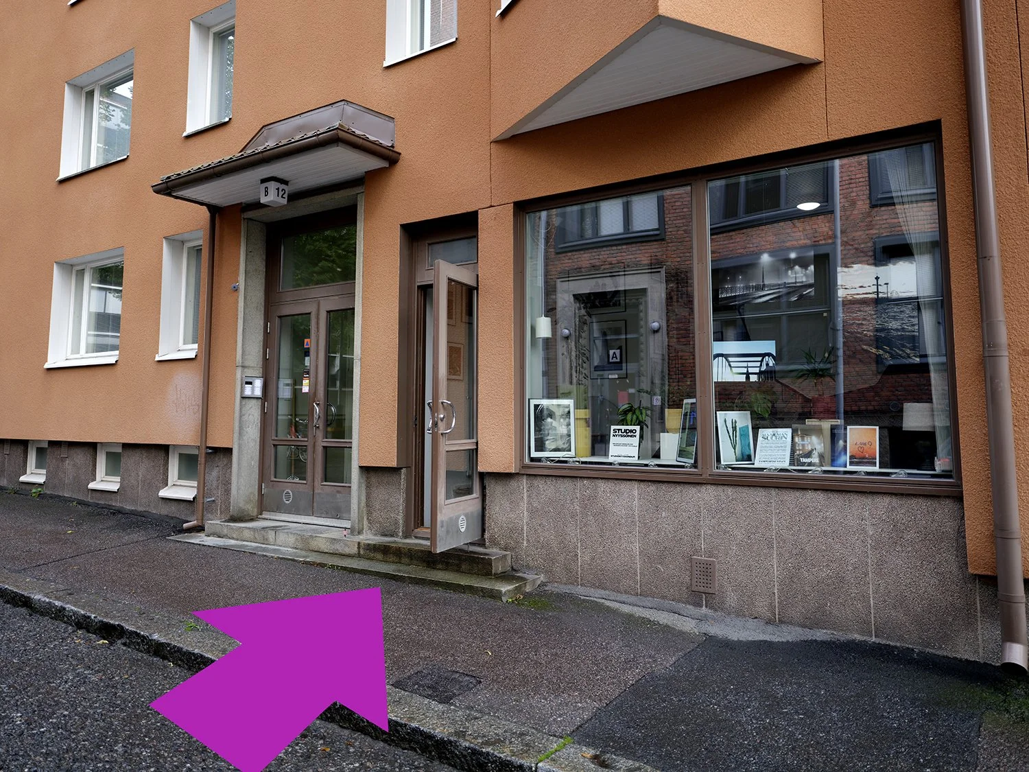 Studio Nyyssönen sisäänkäynti