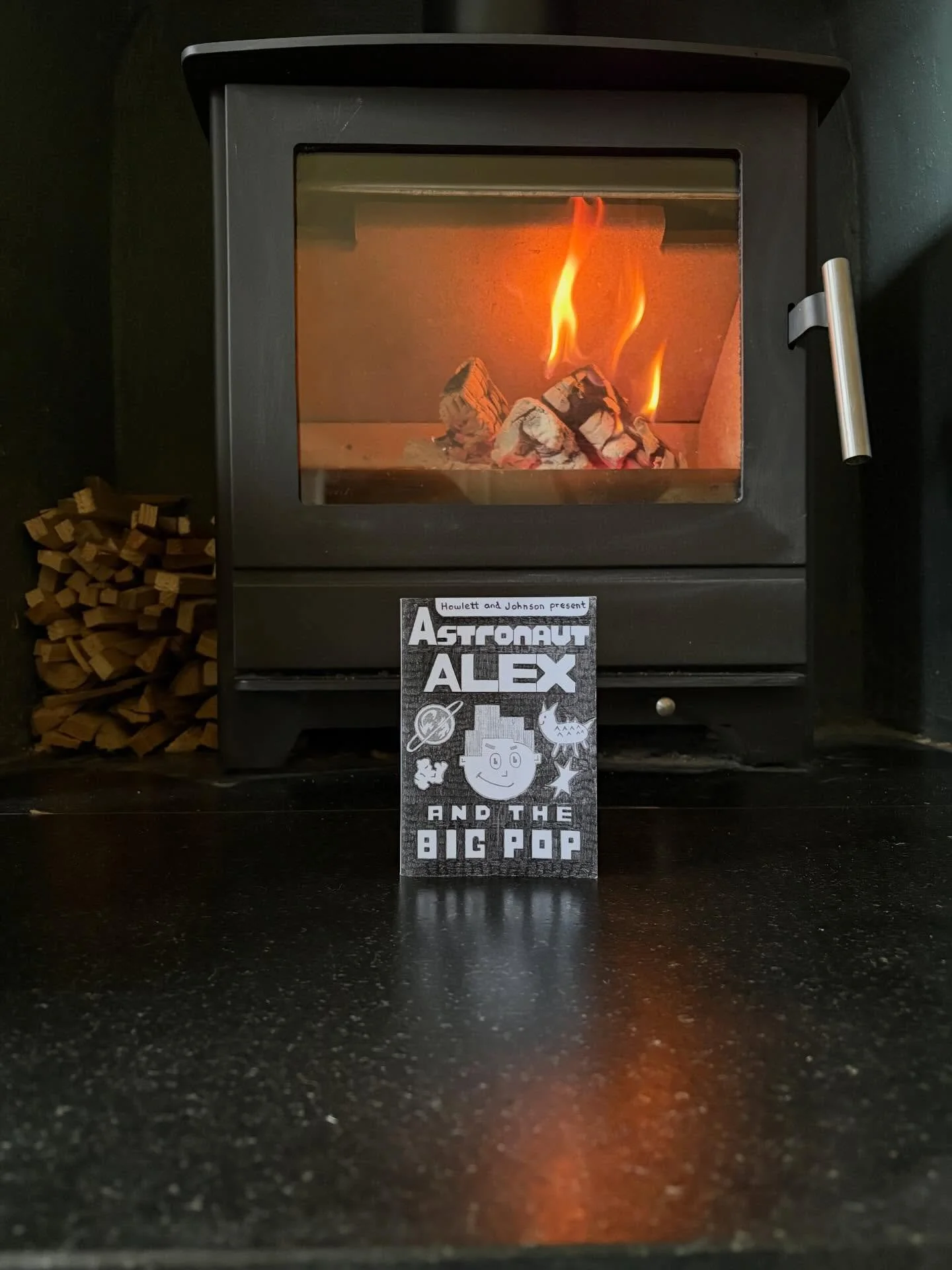 Mmm who fancies a nice chapter by the fire? You can book me for a reading of my new book #astronautalex at your event at bewareoftheleopard.org