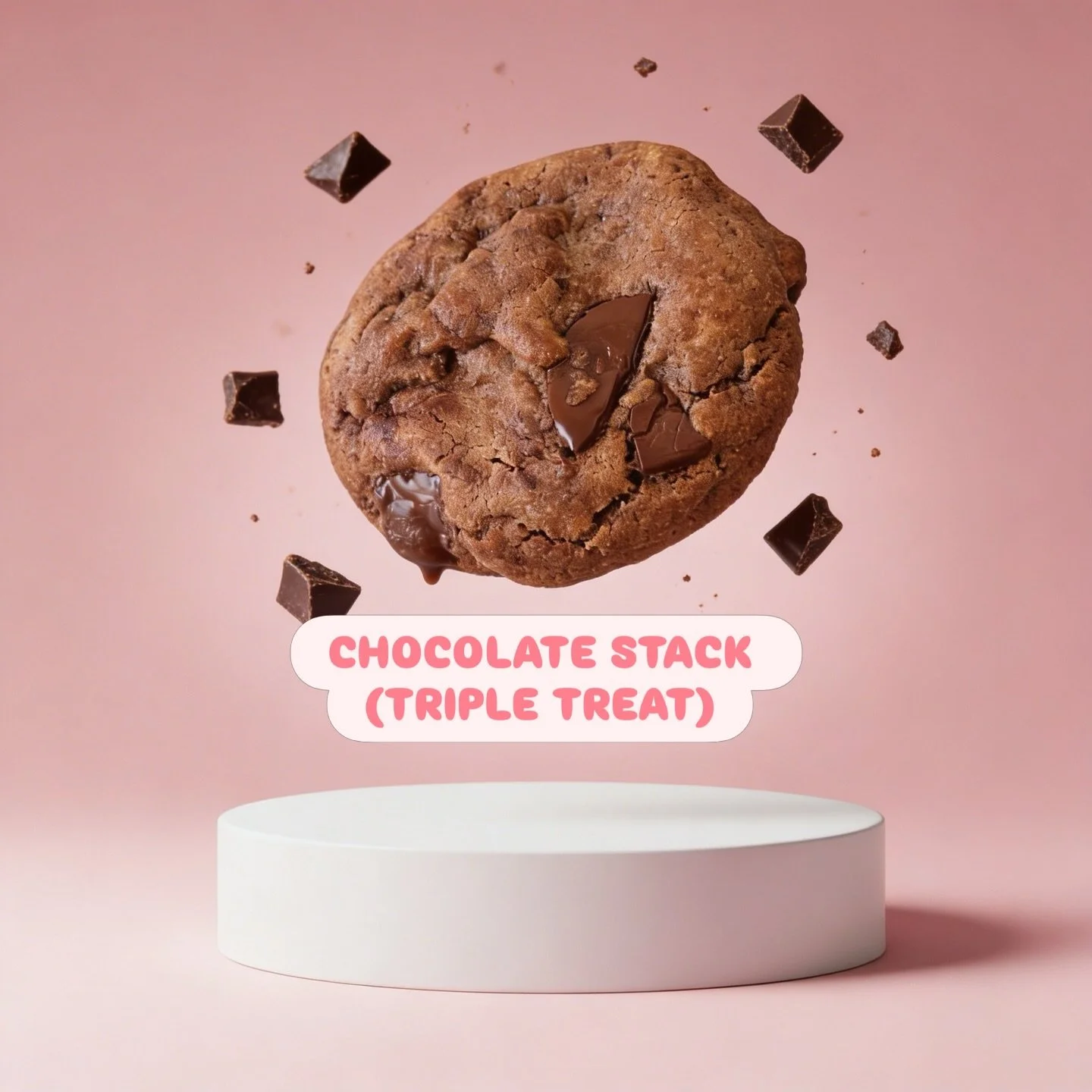 CHOCOLATE STACK (TRIPLE TREAT) 
D&eacute;couvrez notre cookie tout chocolat! Riche en cacao et regorgeant de chocolat noir et au lait. Pour nos amoureux de chocolat! 🍫 #cookies #chocolatelover #sweetbliss #veveyriviera