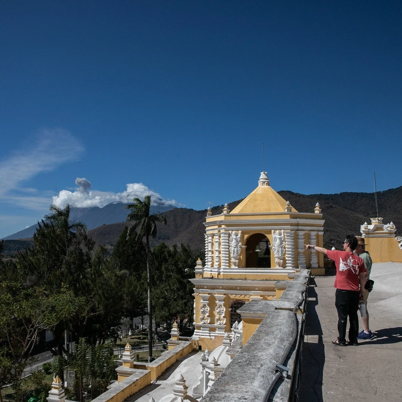 On the north end of the casco of Antigua sits Iglesia La Merced, the church belonging to the Mercedarians. Built starting in 1749, it's often referred to as the "birthday cake" or "wedding cake" church due to its beautiful and uni