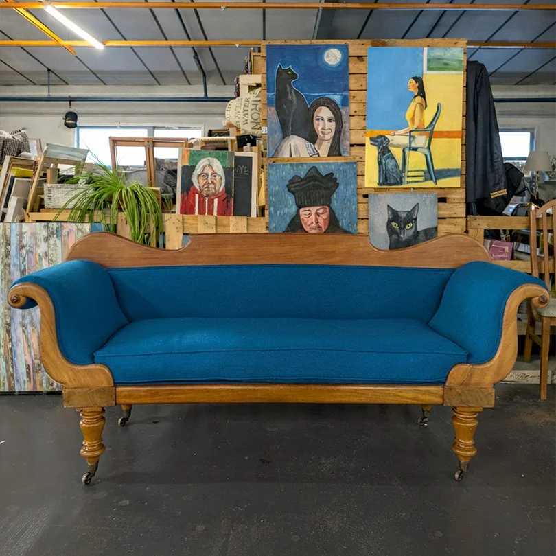 Victorian Sofa 810x810.jpg