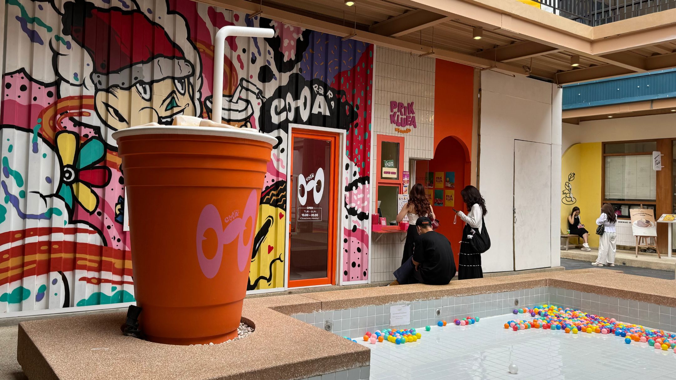 Guide to the hip and laidback area Ari in Bangkok