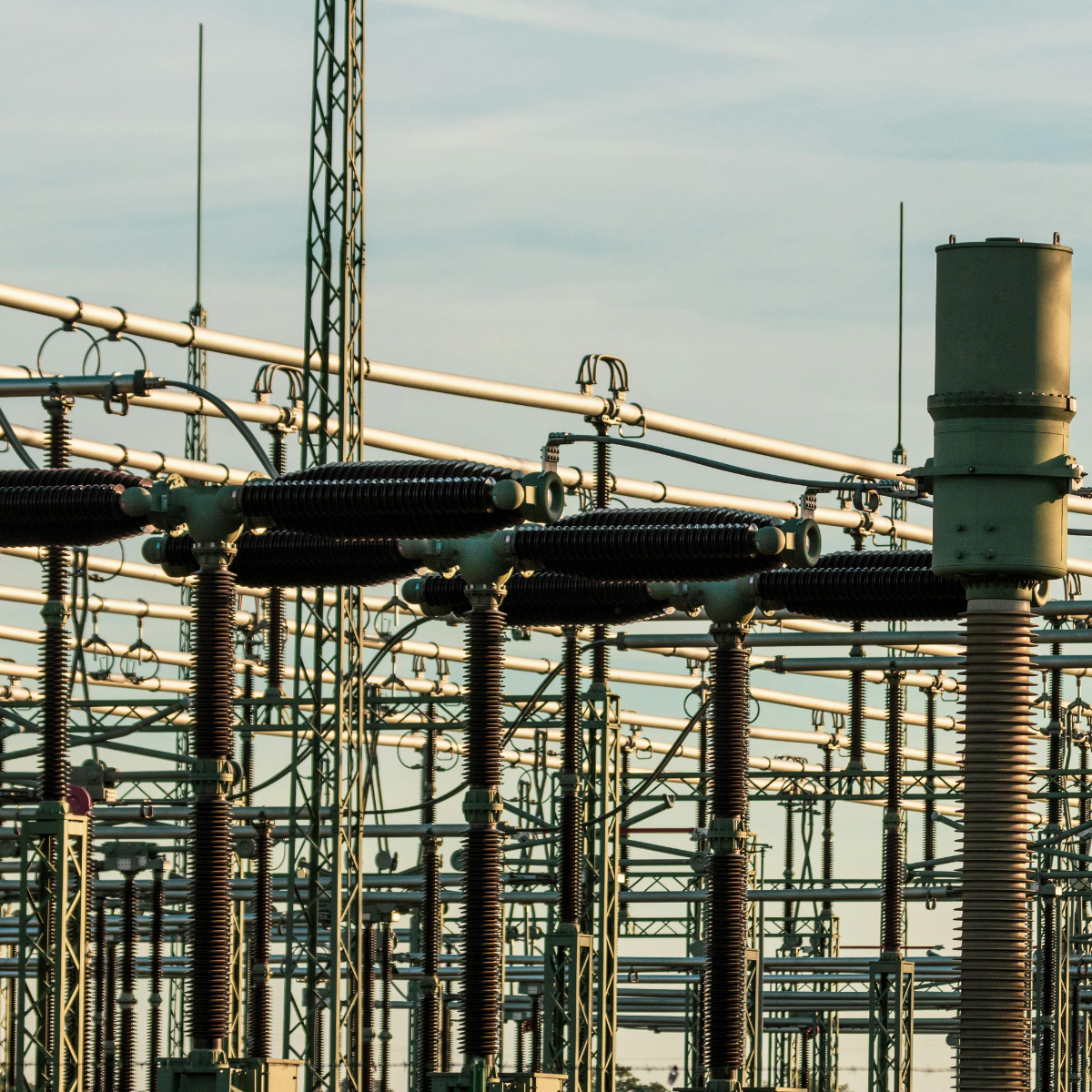 Energy power and utility contractors executing routine maintenance, turnarounds, and installation