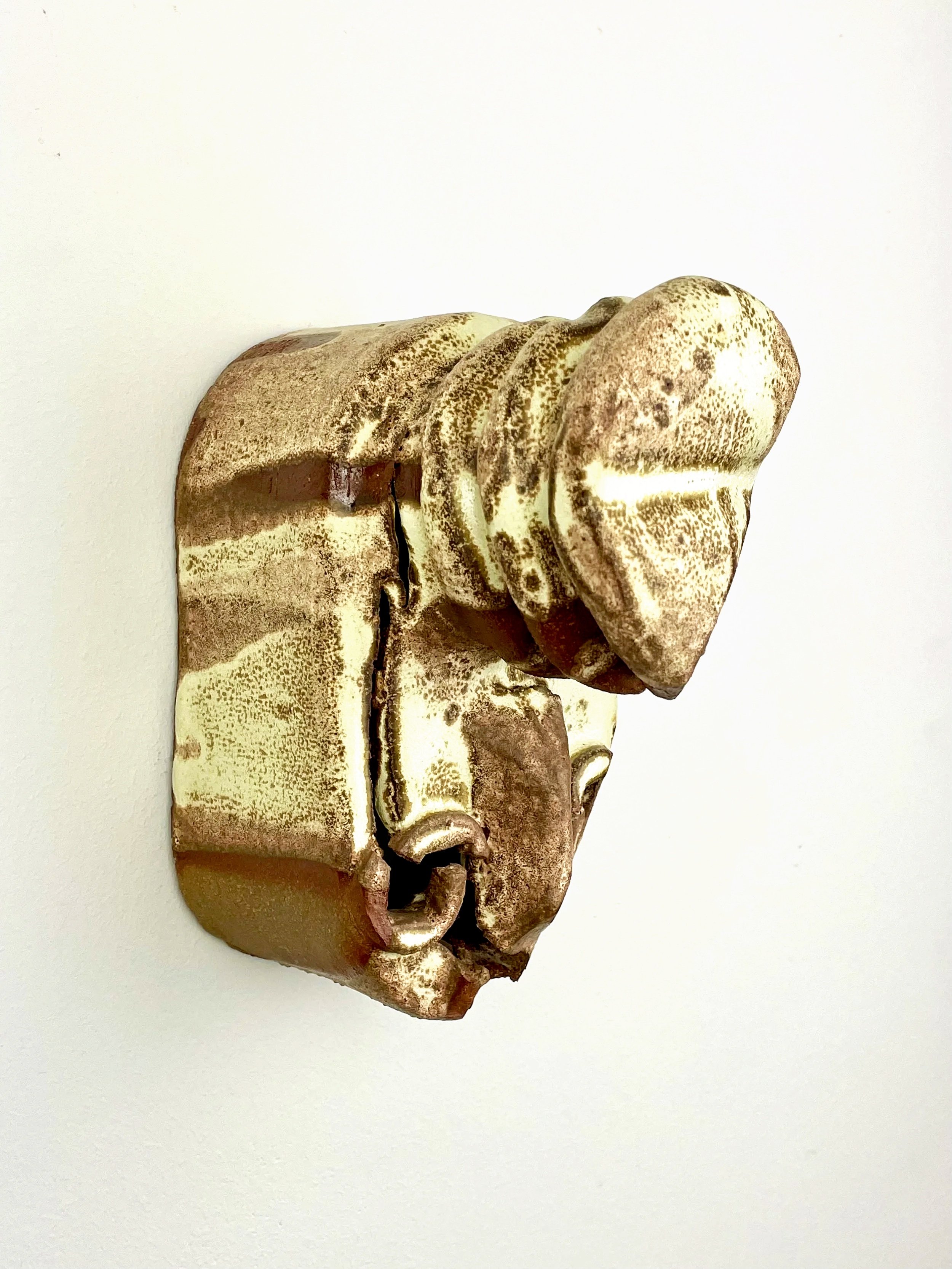 Untitled, 2025, ceramic, glaze, 15 x 9,5 x 16,5 cm