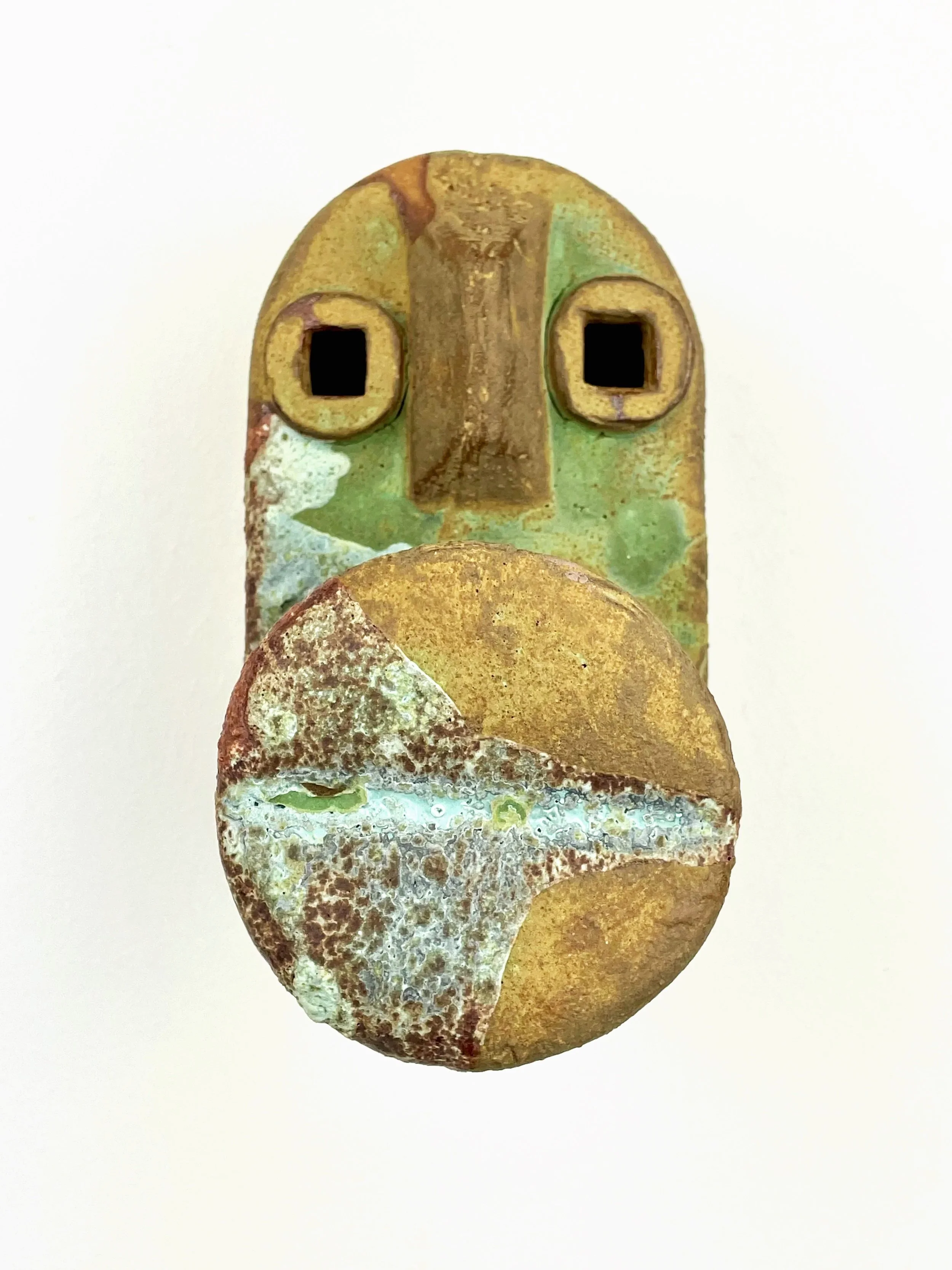 Untitled, 2024, ceramic, glaze, 15 x 9,5 x 16,5 cm