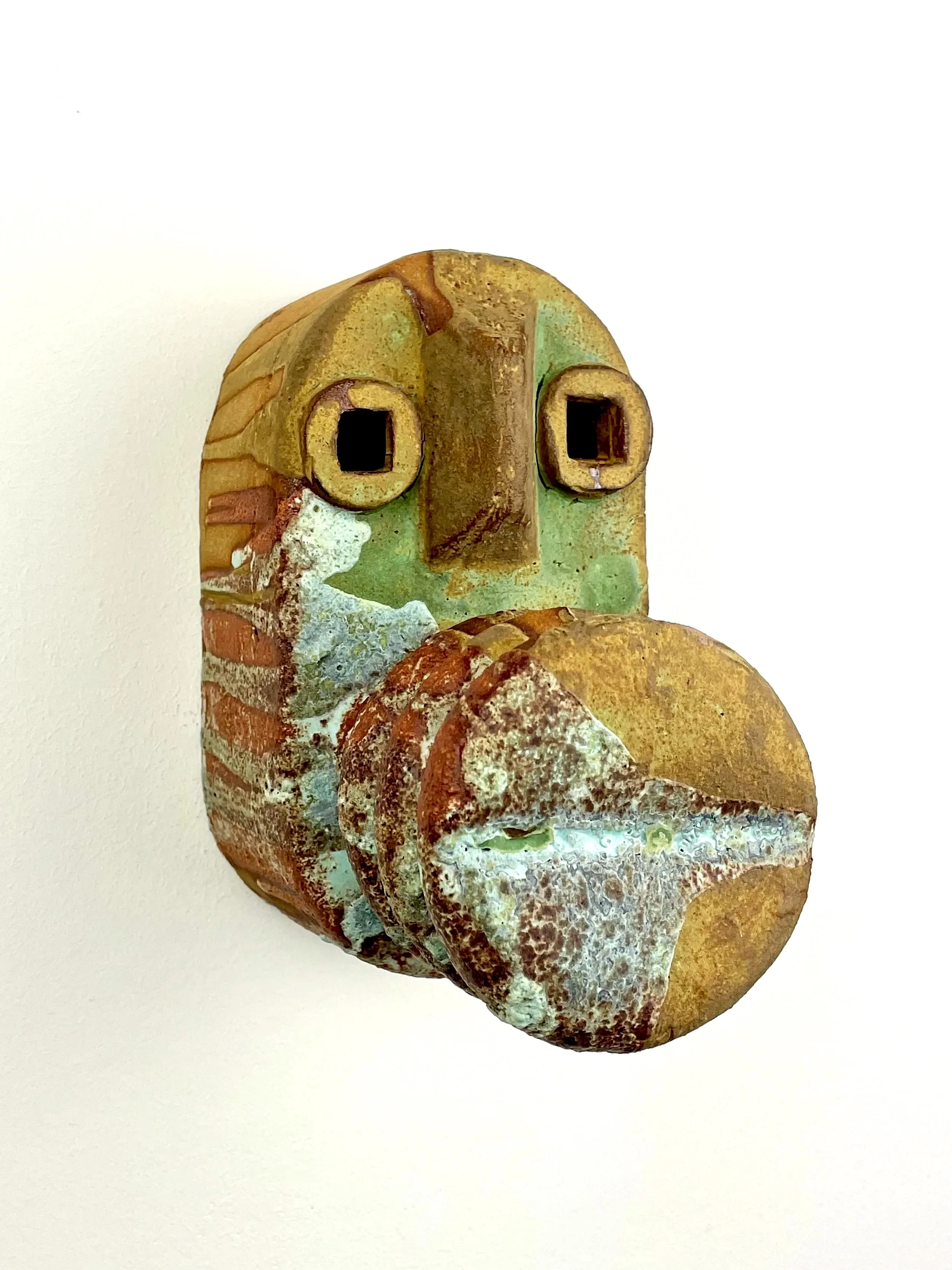 Untitled, 2024, ceramic, glaze, 15 x 9,5 x 16,5 cm