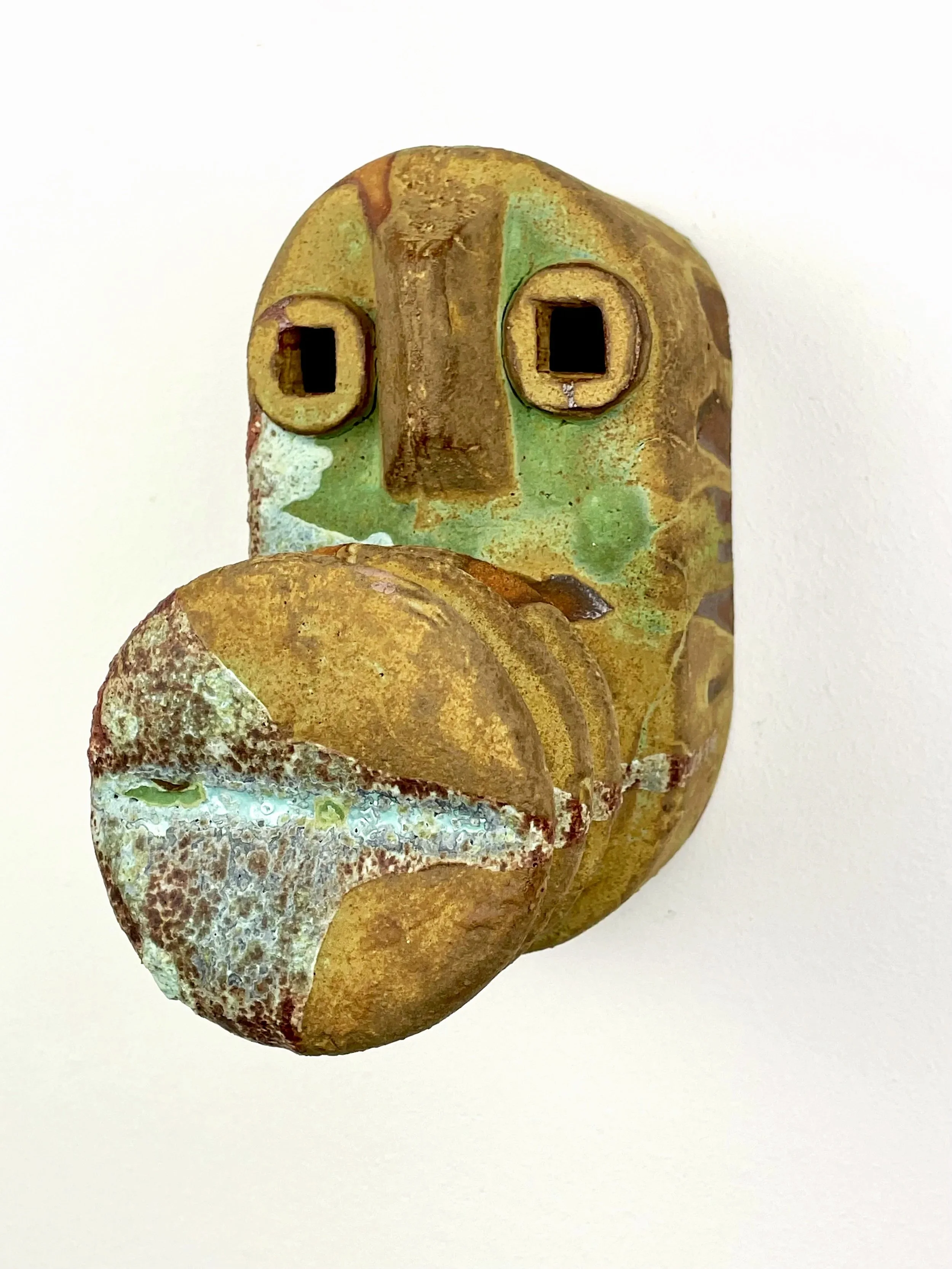 Untitled, 2024, ceramic, glaze, 15 x 9,5 x 16,5 cm