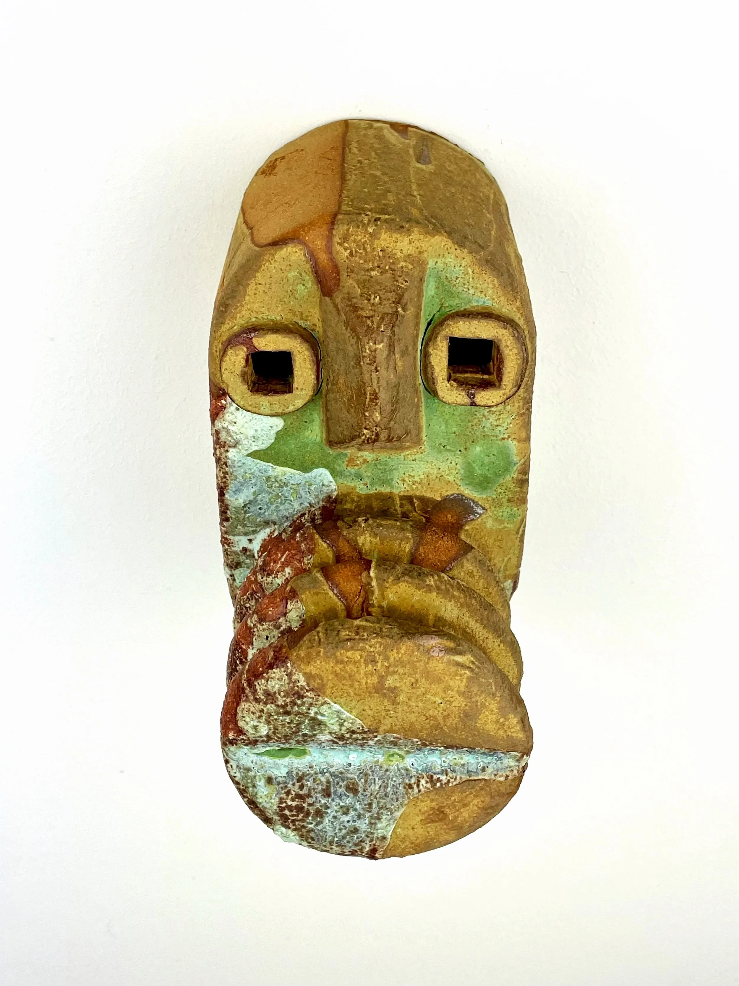 Untitled, 2024, ceramic, glaze, 15 x 9,5 x 16,5 cm