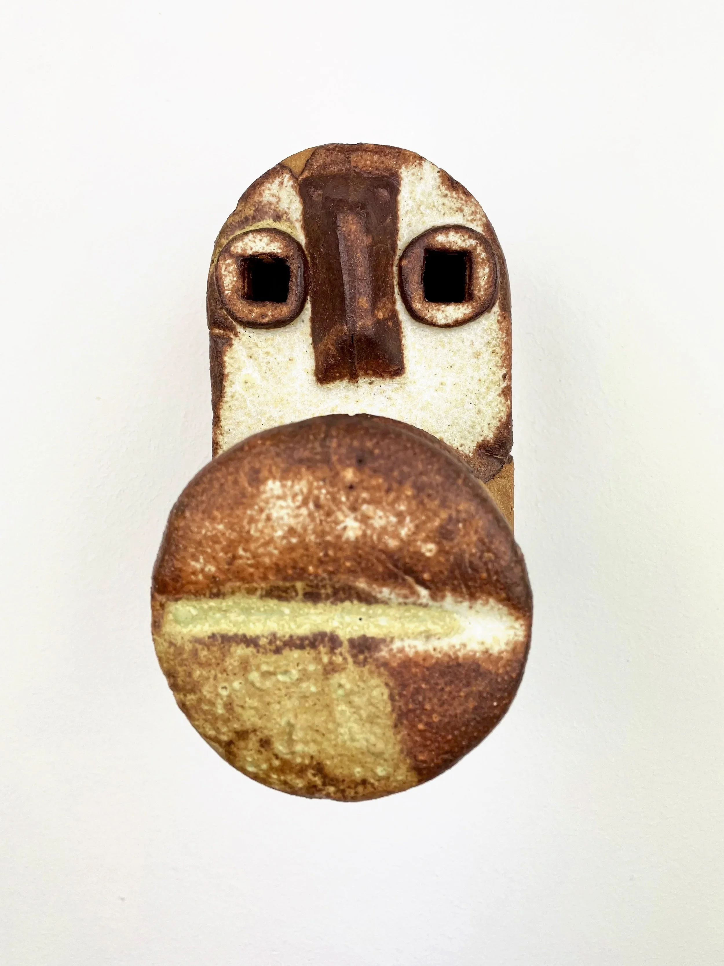 Untitled, 2025, ceramic, glaze, 15 x 9,5 x 16,5 cm