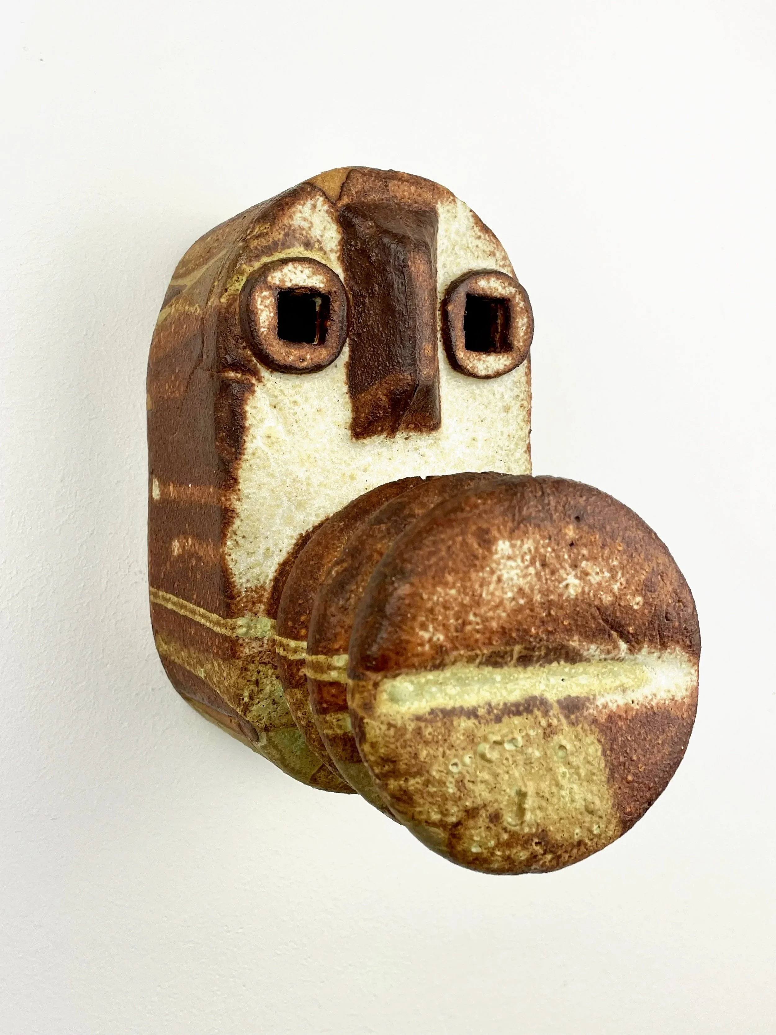 Untitled, 2025, ceramic, glaze, 15 x 9,5 x 16,5 cm