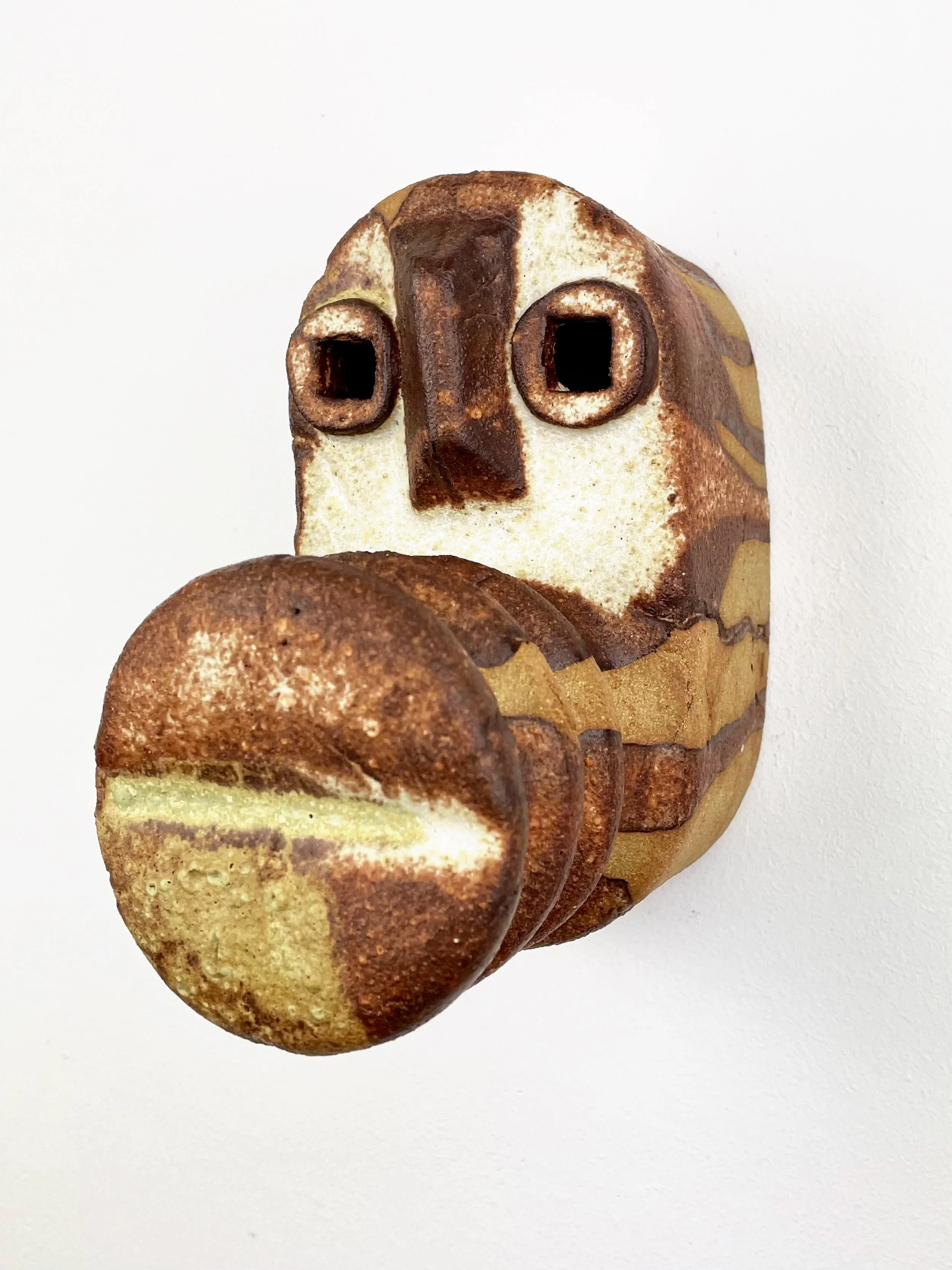 Untitled, 2025, ceramic, glaze, 15 x 9,5 x 16,5 cm