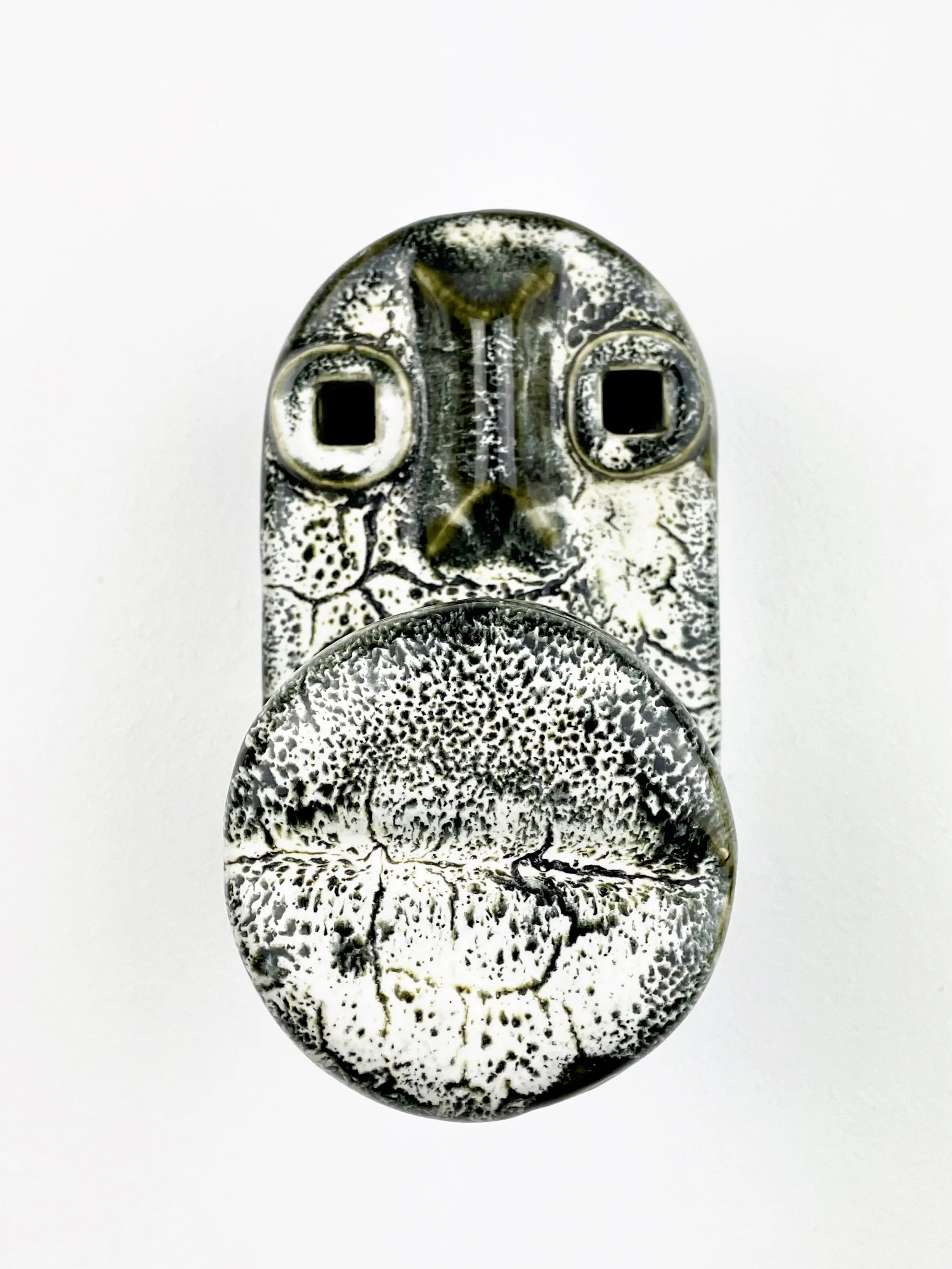 Untitled, 2024, ceramic, glaze, 15 x 9,5 x 16,5 cm