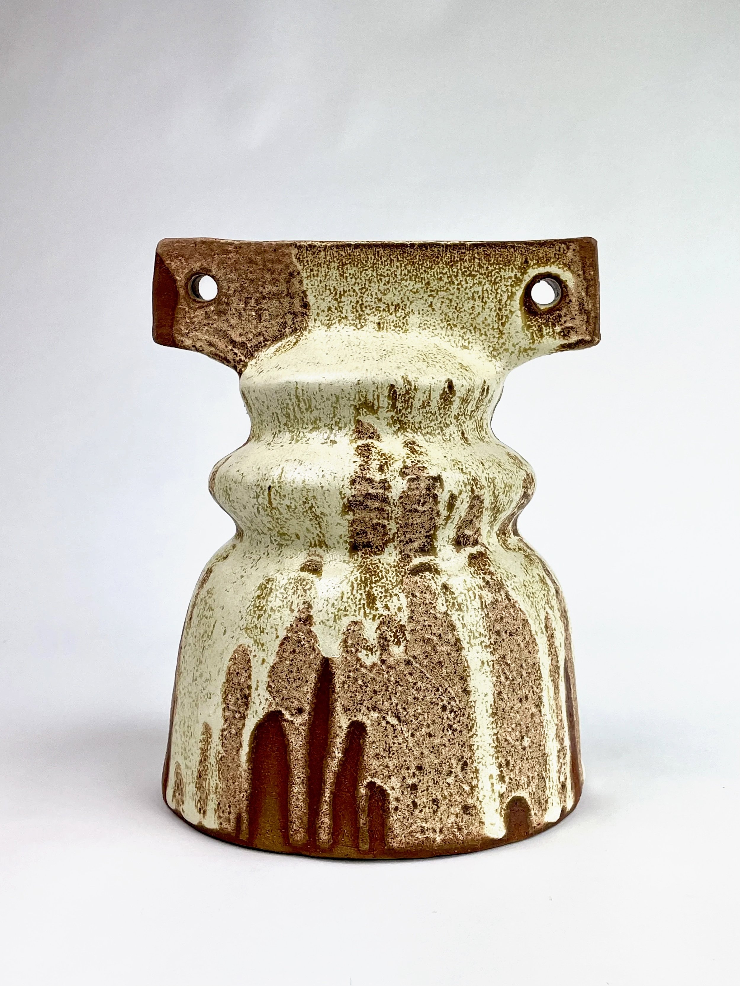 Untitled, 2025, ceramic, glaze, 25 x 20 x 18 cm 