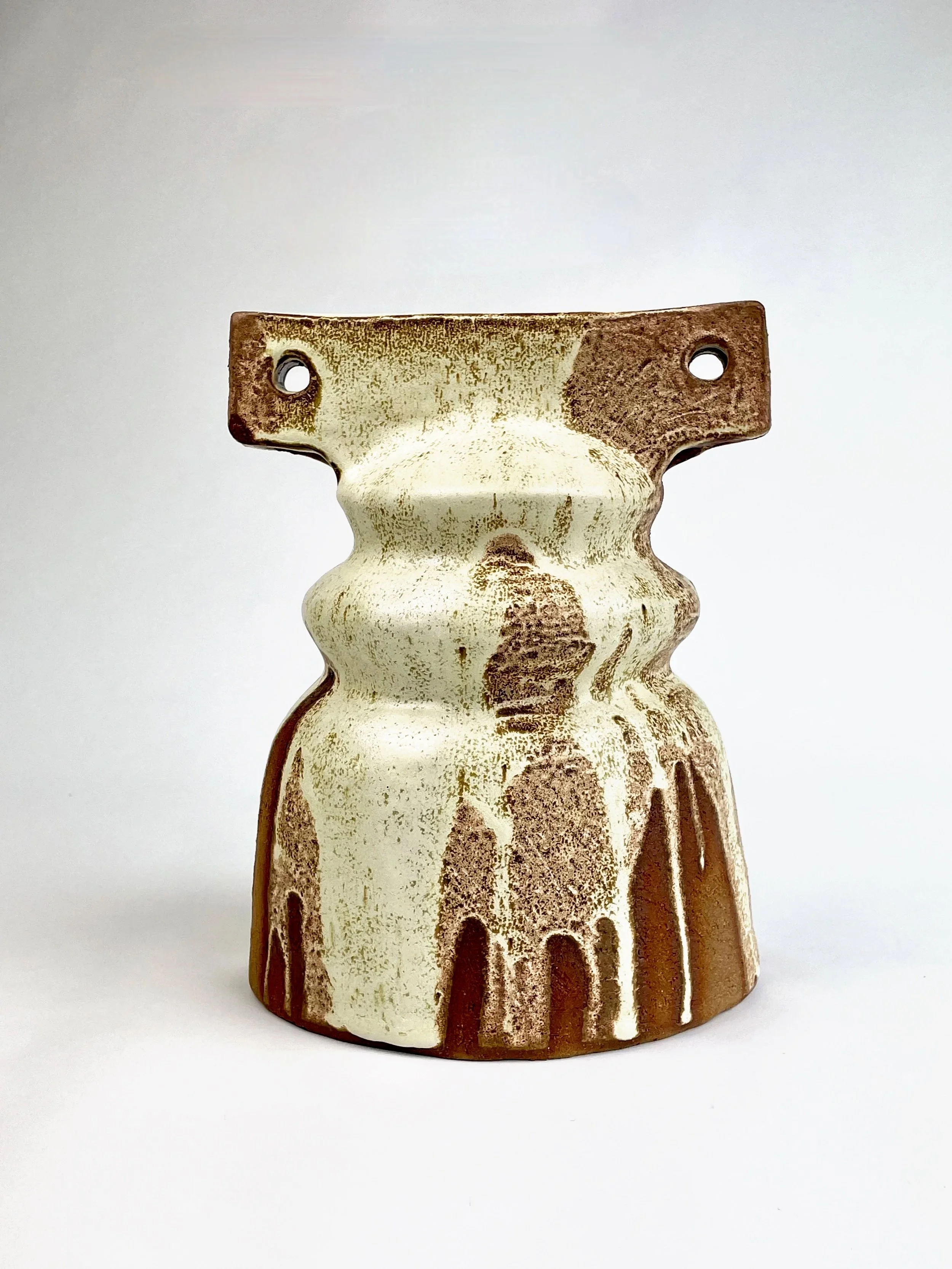 Untitled, 2025, ceramic, glaze, 25 x 20 x 18 cm 