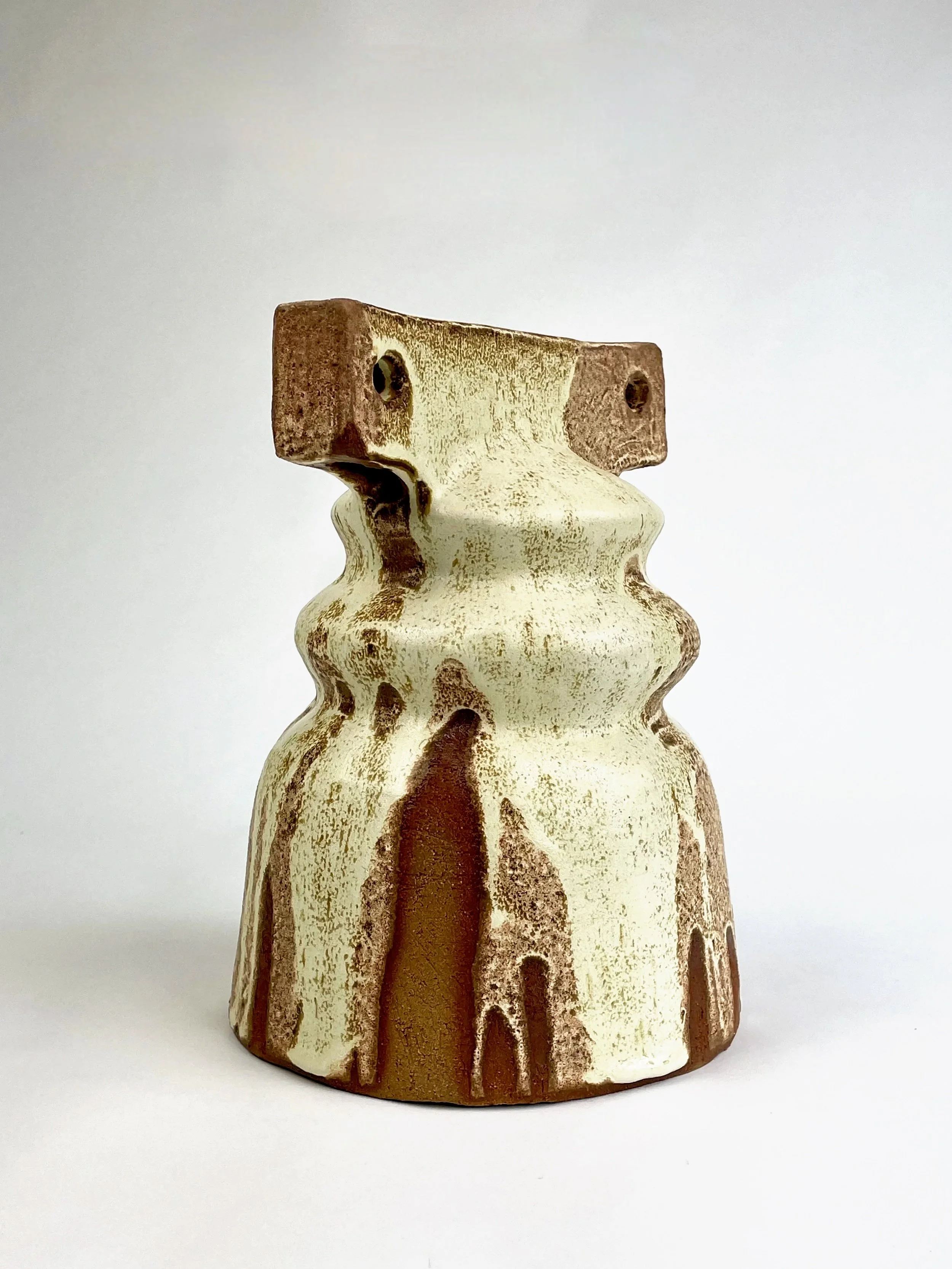 Untitled, 2025 ceramic, glaze, 25 x 20 x 18 cm 