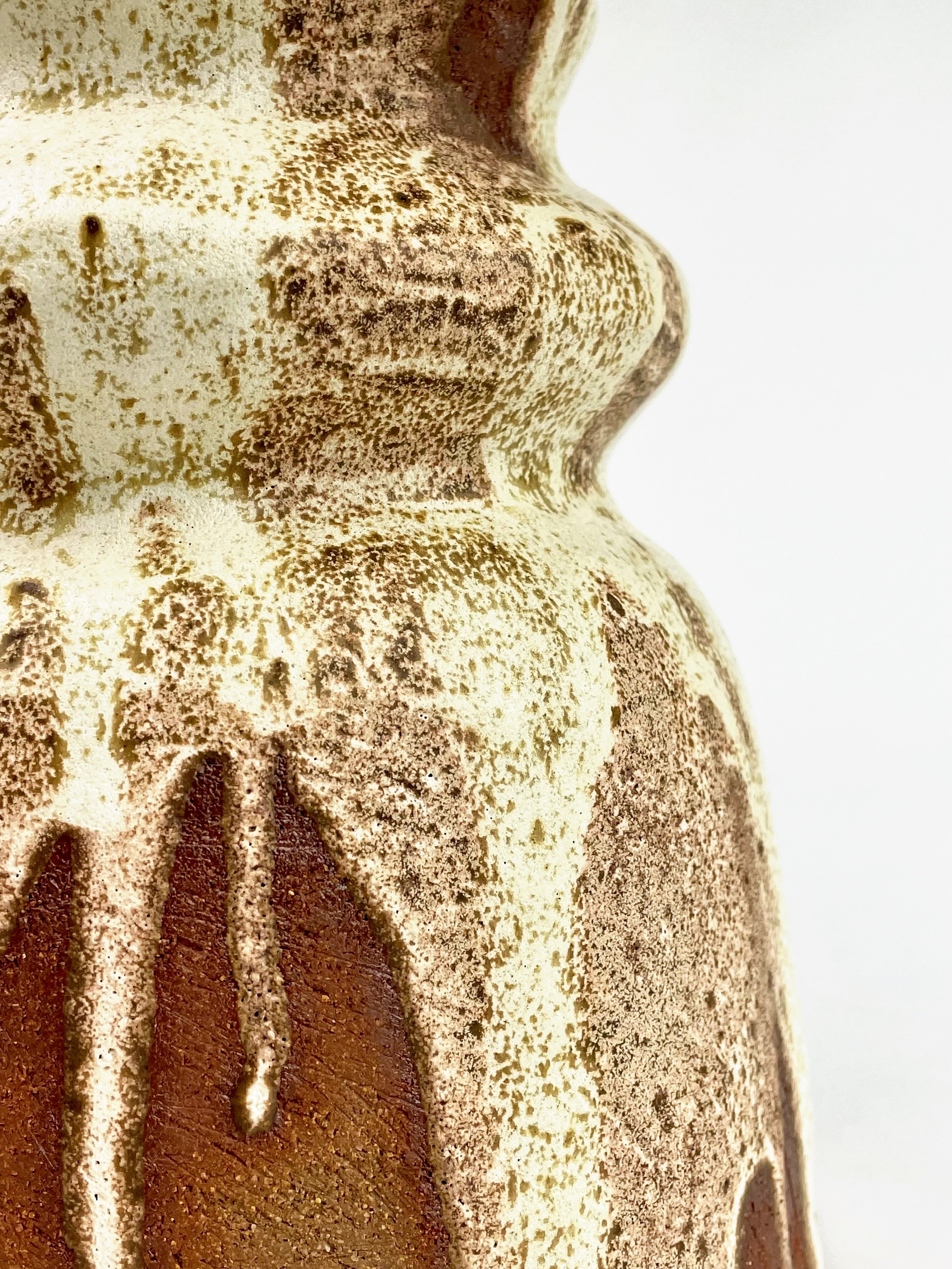 Untitled, 2025 ceramic, glaze, 25 x 20 x 18 cm 