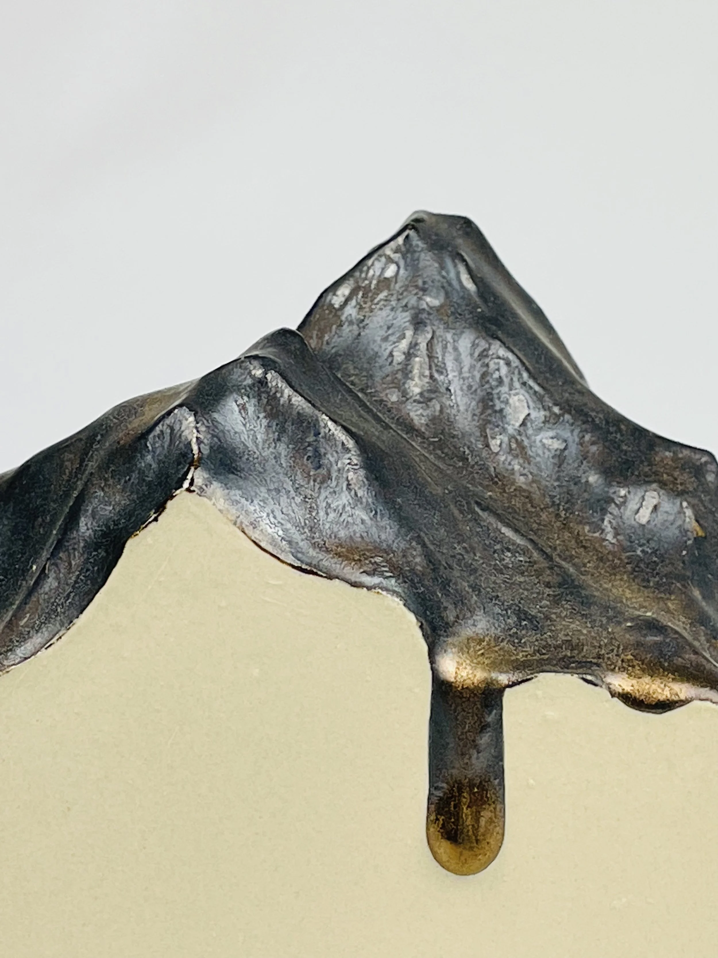 Untitled, 2021, ceramic, glaze, 13 x 10 x 10 cm 