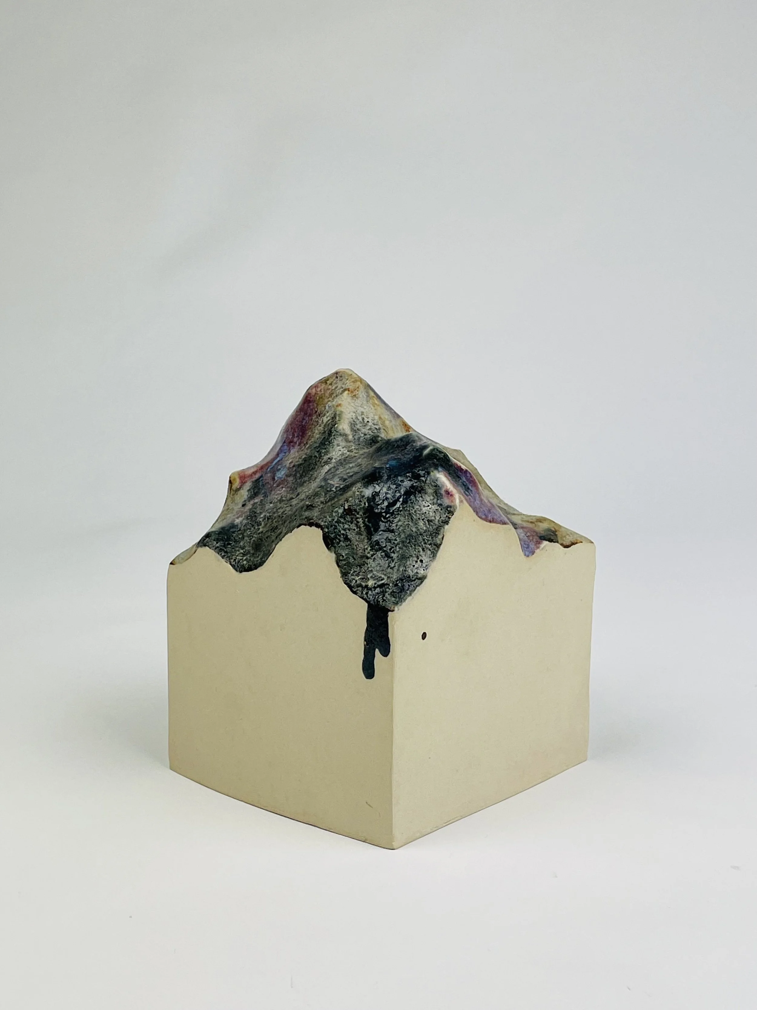 Untitled, 2021, ceramic, multiple glazes, 13 x 10 x 10 cm 