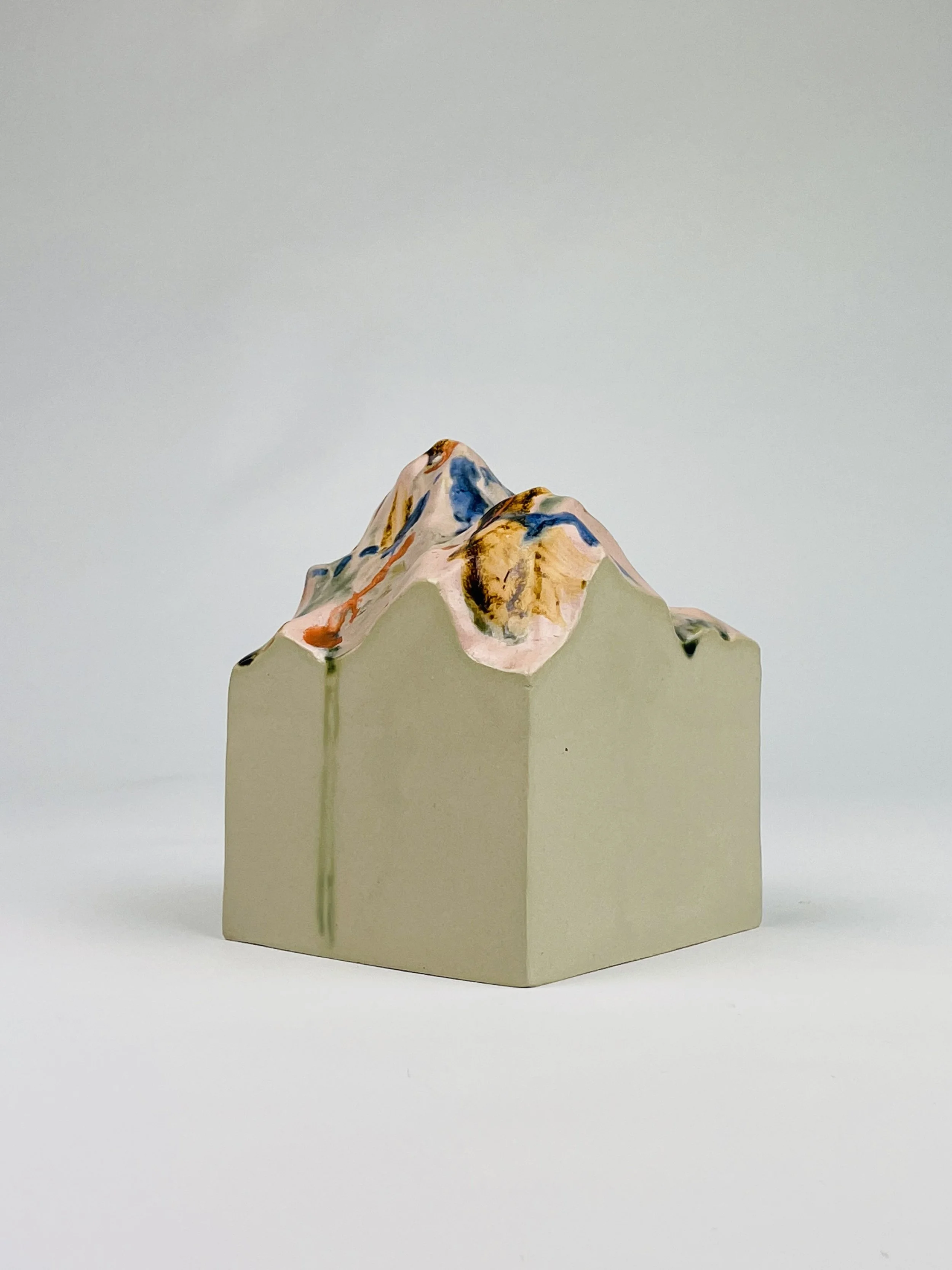 Untitled, 2021, ceramic, multiple glazes, 13 x 10 x 10 cm 