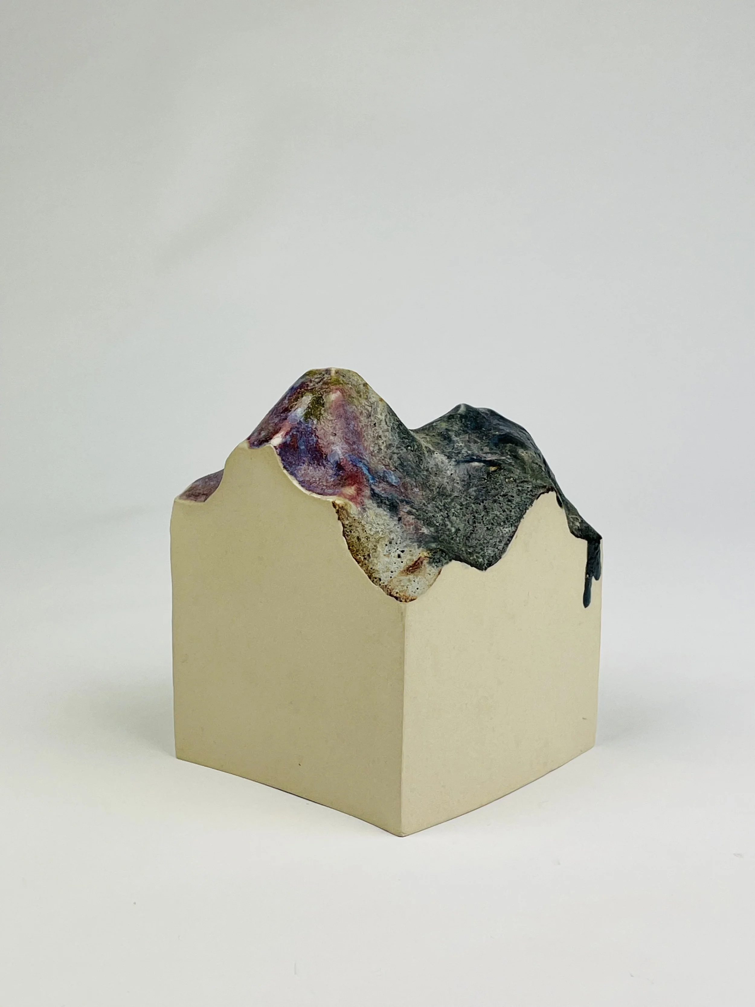 Untitled, 2021, ceramic, multiple glazes, 13 x 10 x 10 cm 