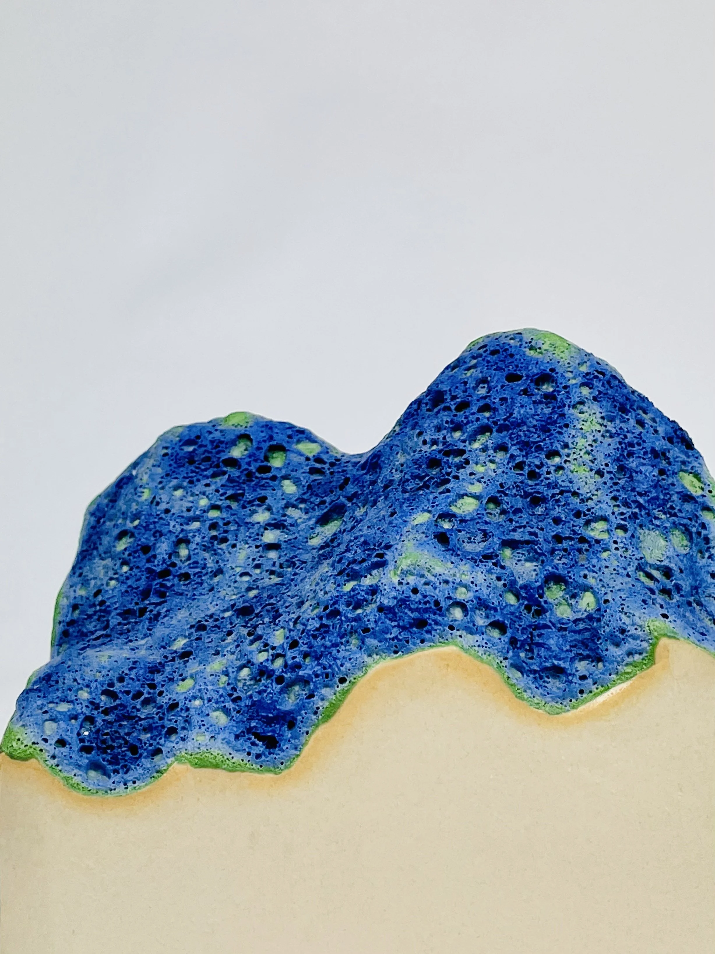 Untitled, 2021, ceramic, glaze, 13 x 10 x 10 cm