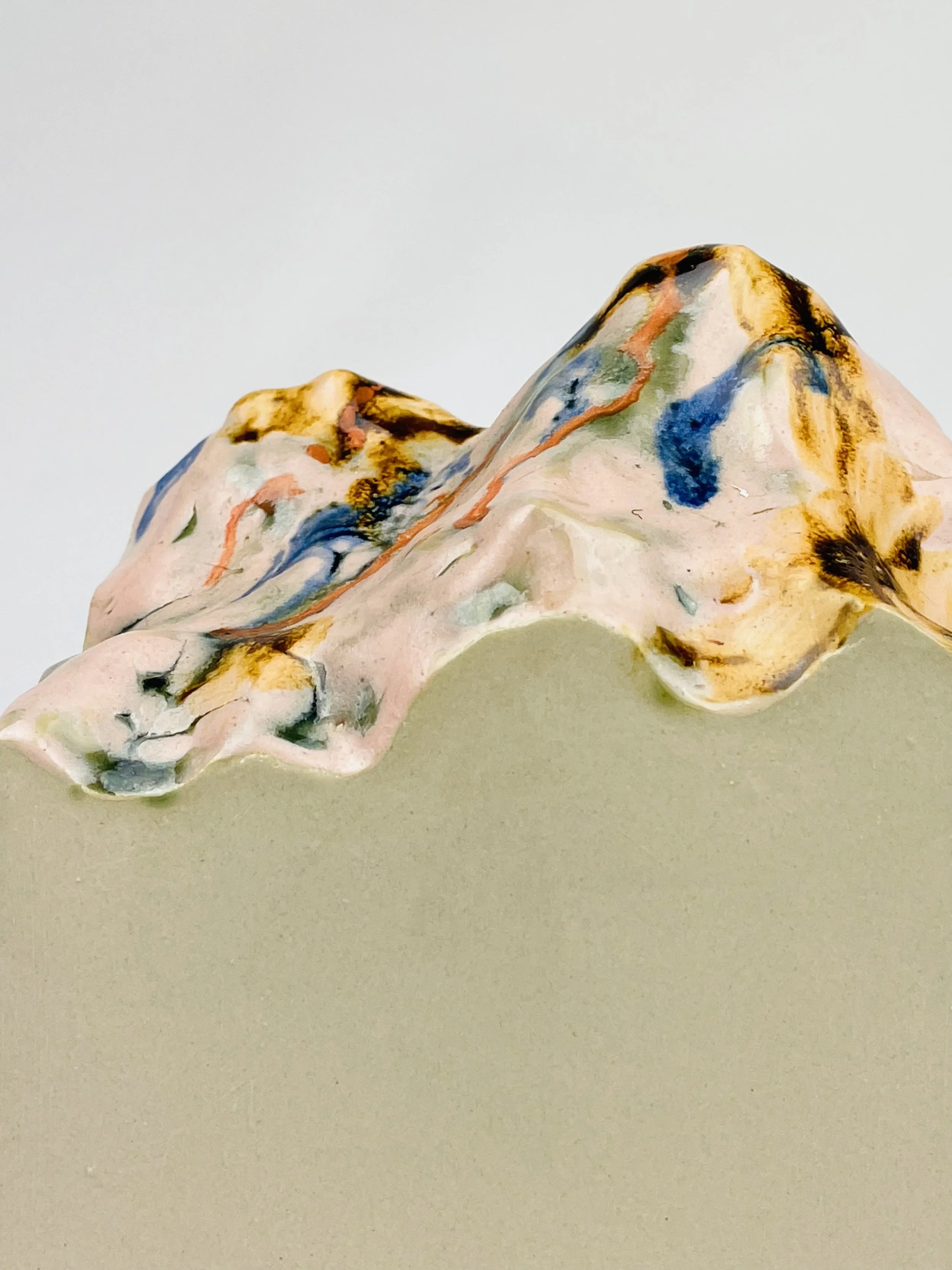 Untitled, 2021, ceramic, multiple glazes, 13 x 10 x 10 cm 