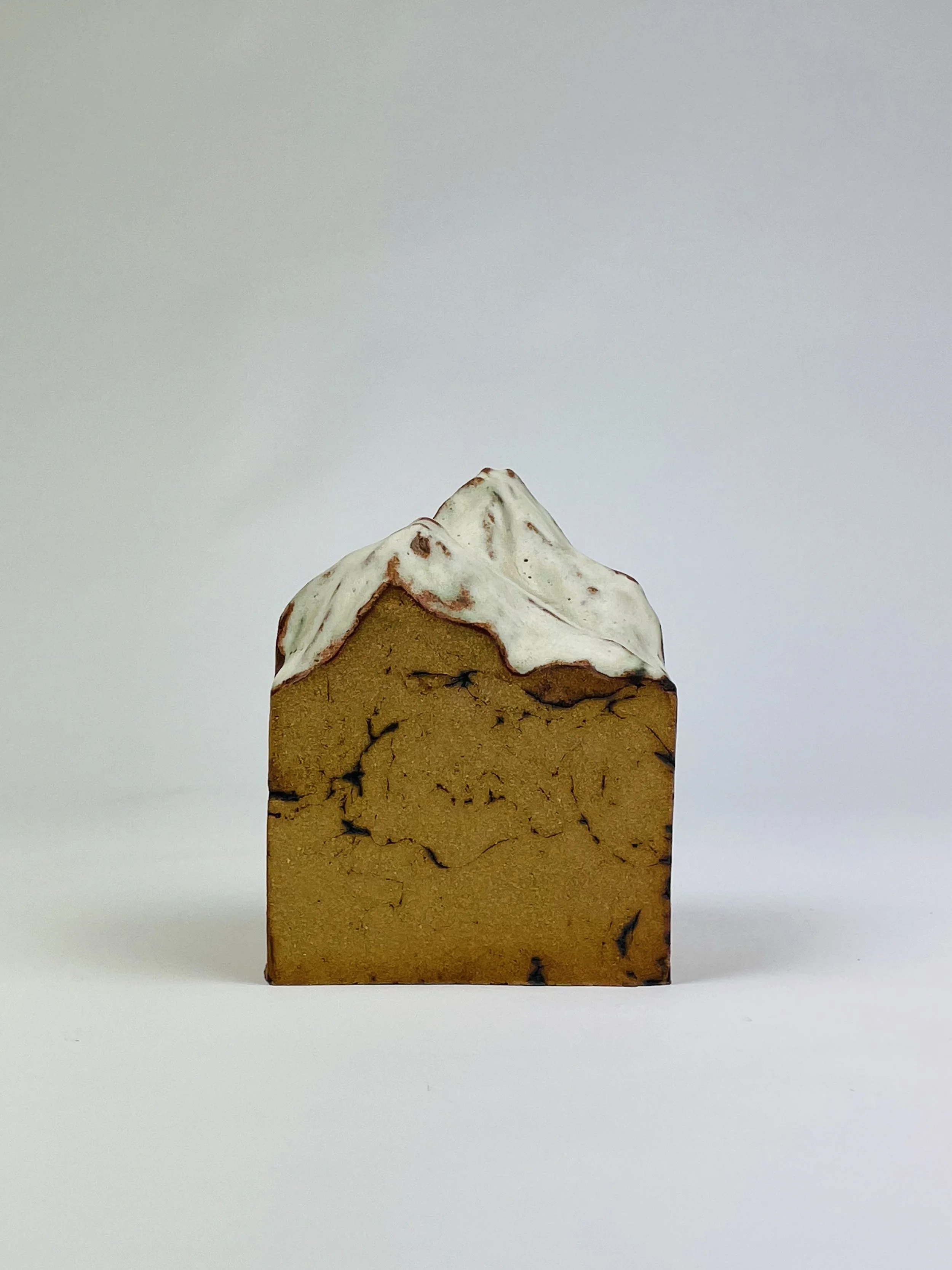 Untitled, 2022, ceramic, glaze, 13 x 10 x 10 cm