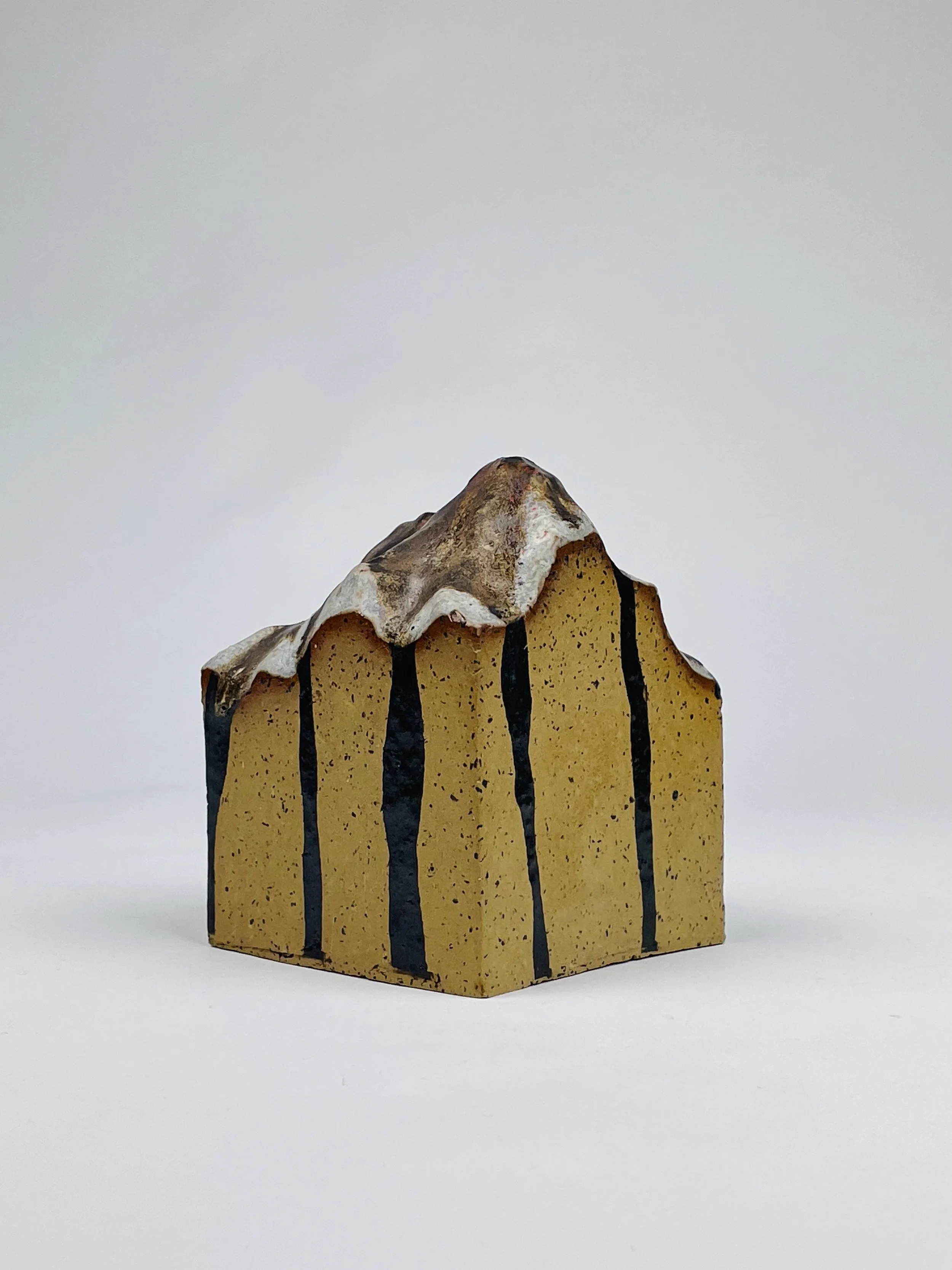 Untitled, 2022, ceramic, multiple glazes, 13 x 10 x 10 cm
