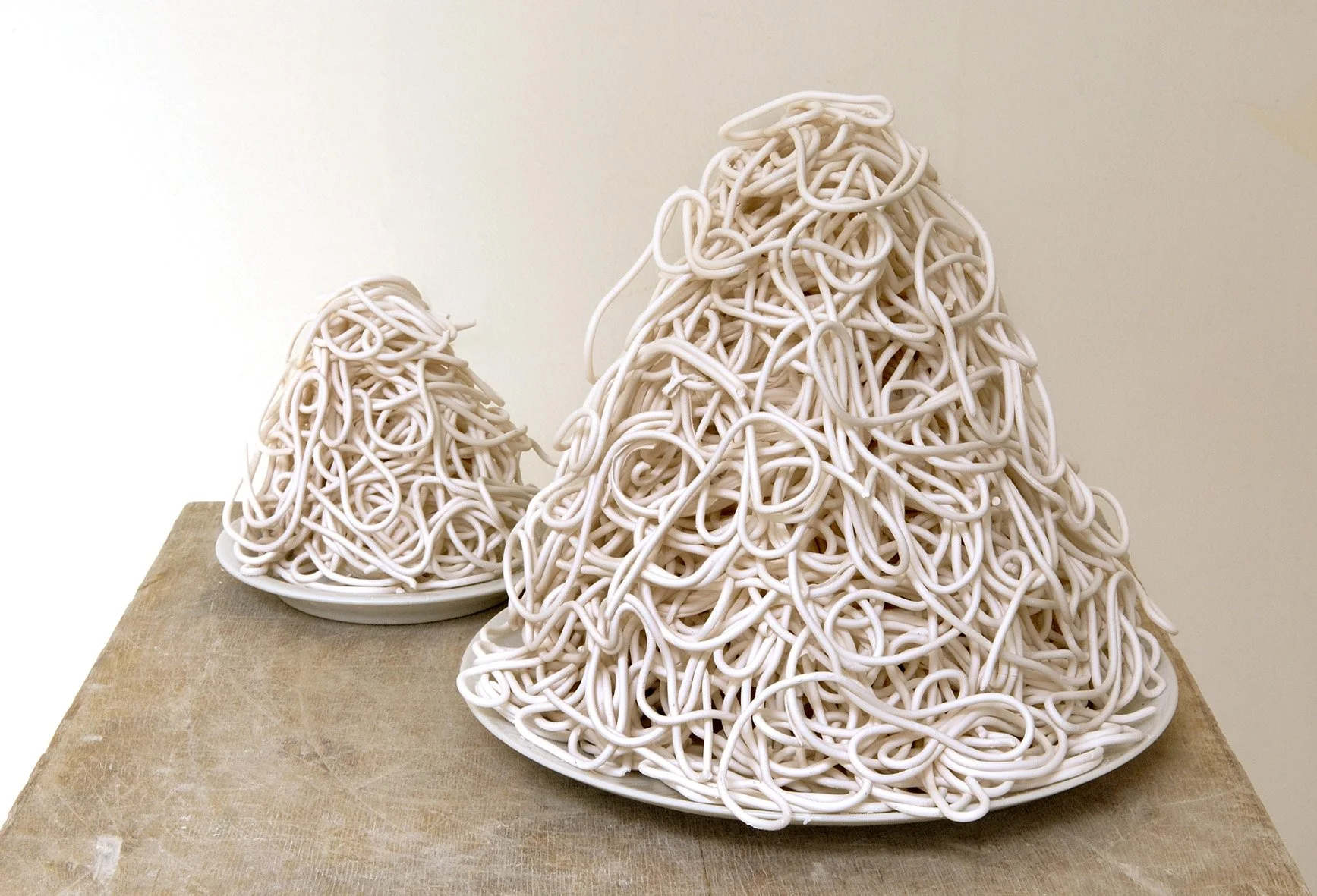 Wire, 2004, porcelain (image Griet Dekoninck)