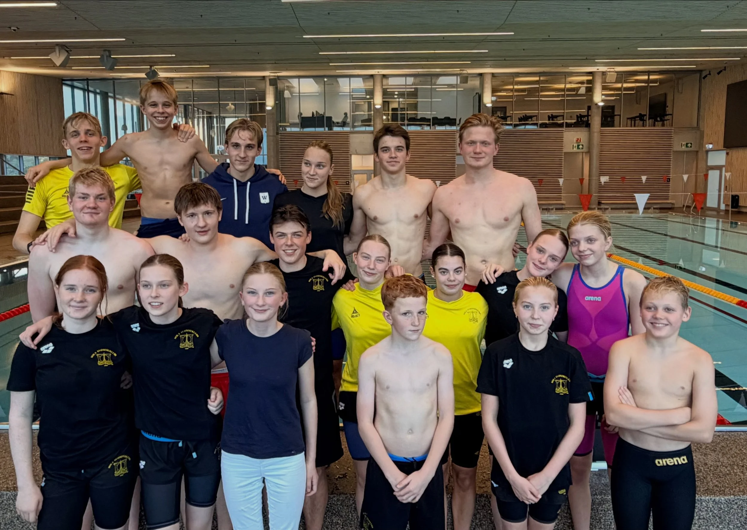 &Aring;rets h&oslash;st-leir kj&oslash;rer vi p&aring; hjemmebane i nye Solabadet 🤩 1 uke med 2 &oslash;kter til dagen, fantastisk lunch etter hver morgen&oslash;kt, god stemning og ikke minst bra trening i bassenget! I dag kj&oslash;rte vi en inter