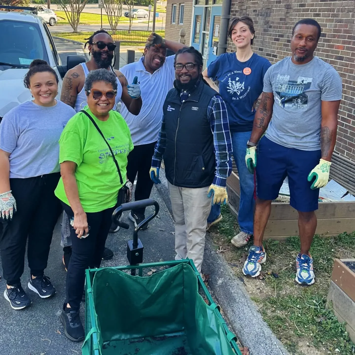 I'm not really a pose with a 🪏 for a photo op kind of candidate but happy to sling around bags of soil for the Glenwood community center garden. Met some of these folks for the first time and I'm always impressed by Chattanoogans doing amazing work.