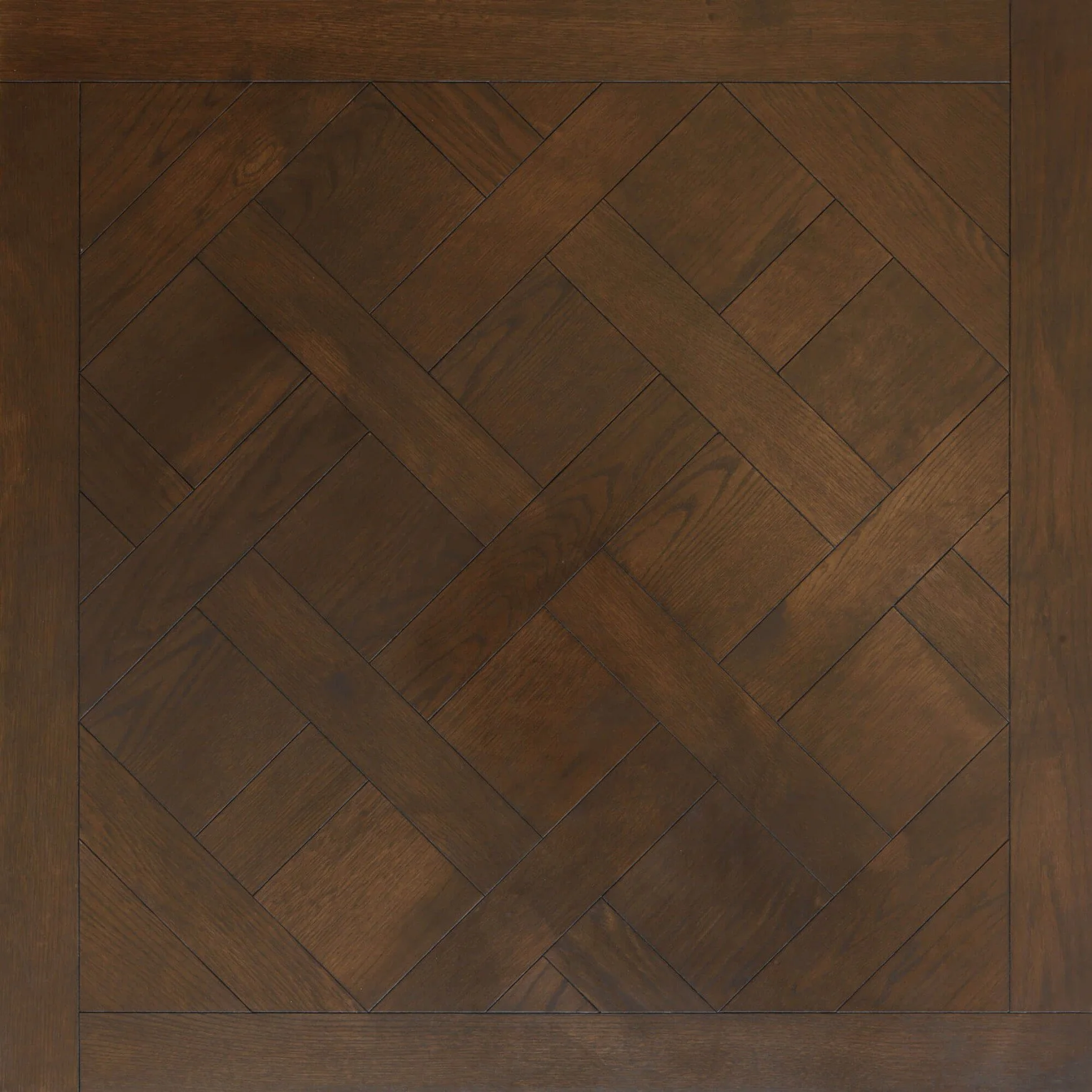 Superficie de madera con patrón en espiral, en tonos marrones.