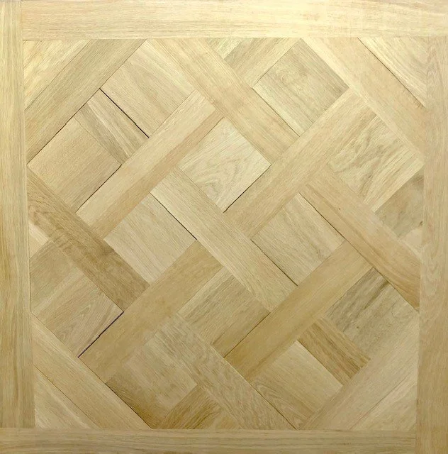suelos parquet de madera. en espiral de diseño entrelazado.