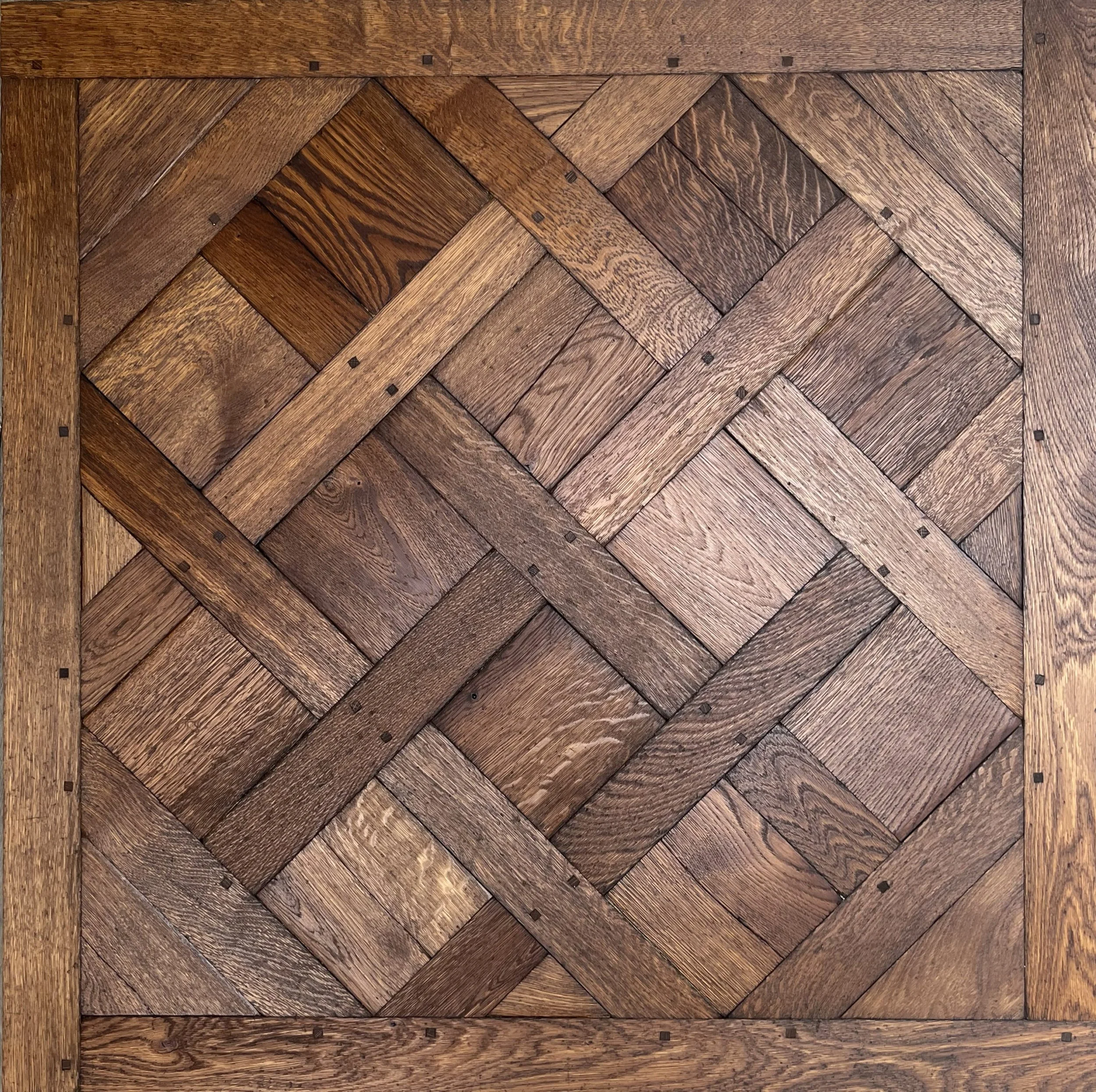 Suelo de madera tipo versailles