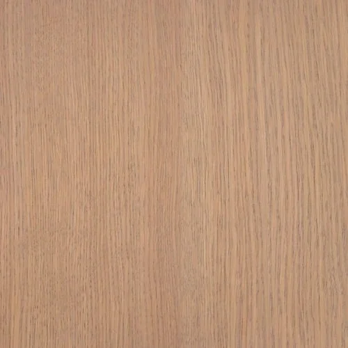 Superficie de madera clara, lisa y sin objetos.