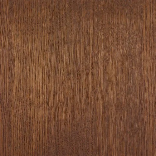 Superficie de madera con textura visible y veta natural.