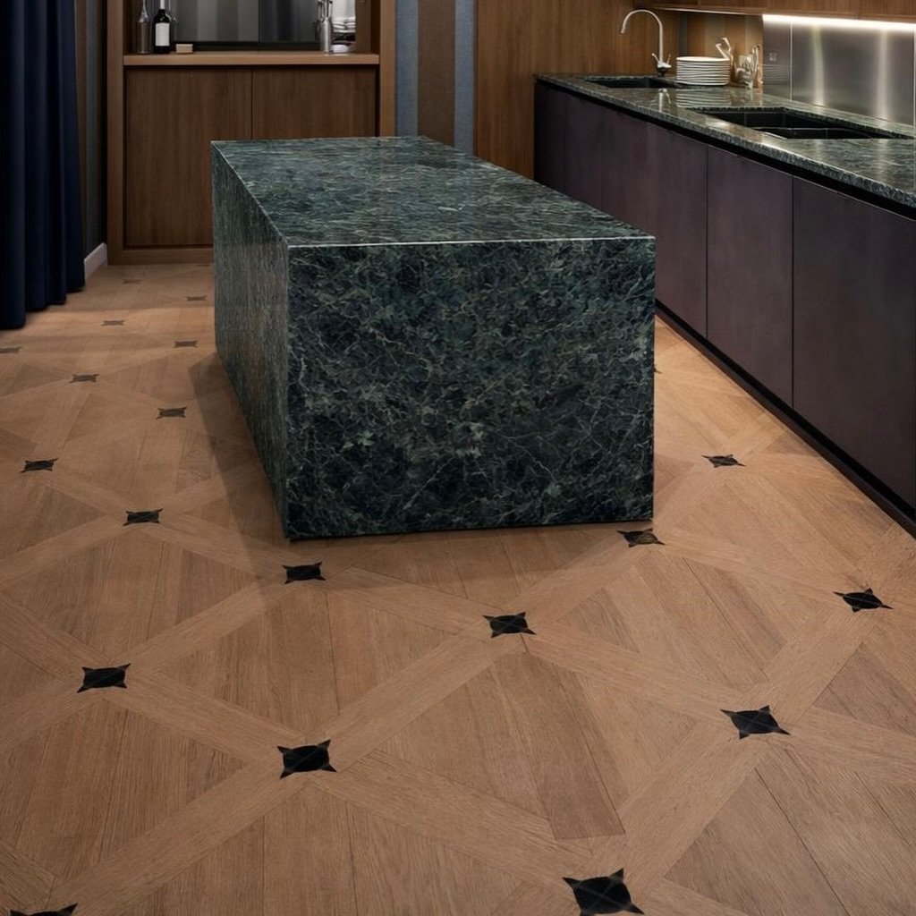 Proyecto de suelo de madera de roble y m&aacute;rmol de Allwood en uno de nuestros proyectos de vivienda en el Barrio Salamanca. 

#suelosdemadera #materialesdeconstrucci&oacute;n #reformasmadrid #interiorismo #viviendasdelujo