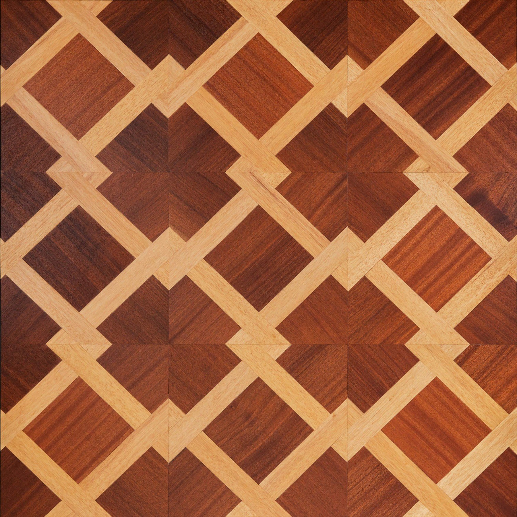 Patrón geométrico de madera en tonos marrón claro y oscuro formando cuadros y líneas entrelazadas.