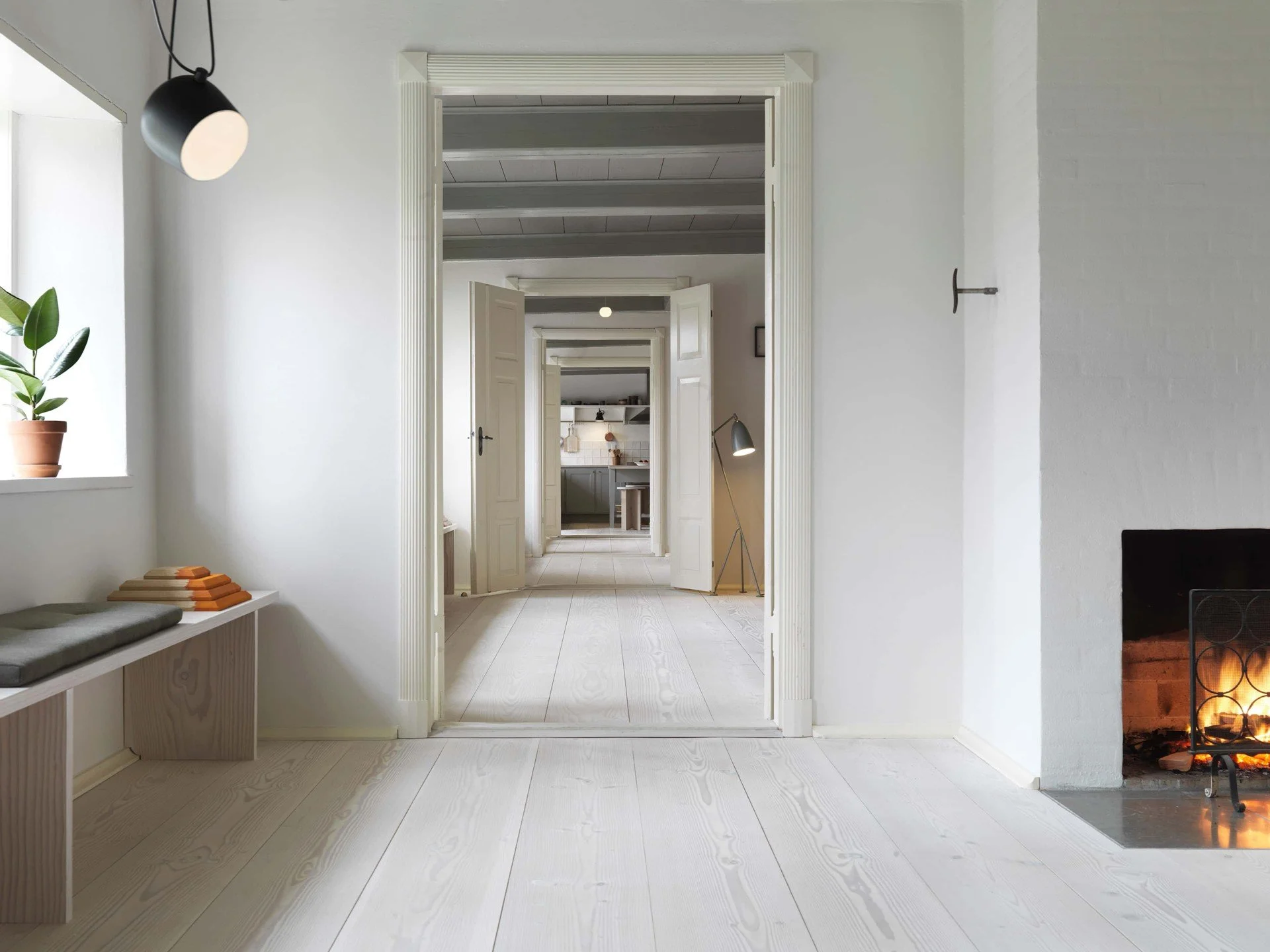 douglas-fir-floor_lye-white-soap-underfloor-heating_hallway_dinesen-country-home_02 (1).jpg