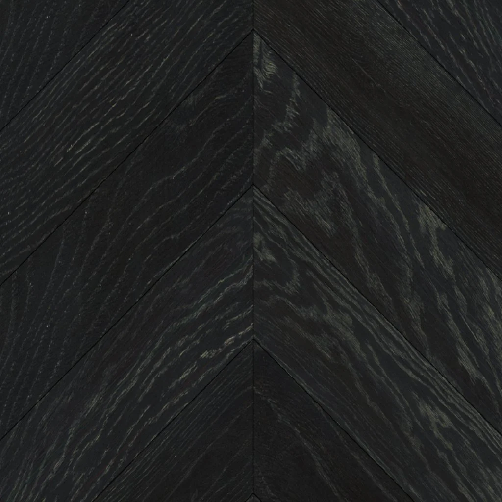 Suelo de madera en patrón de espiga