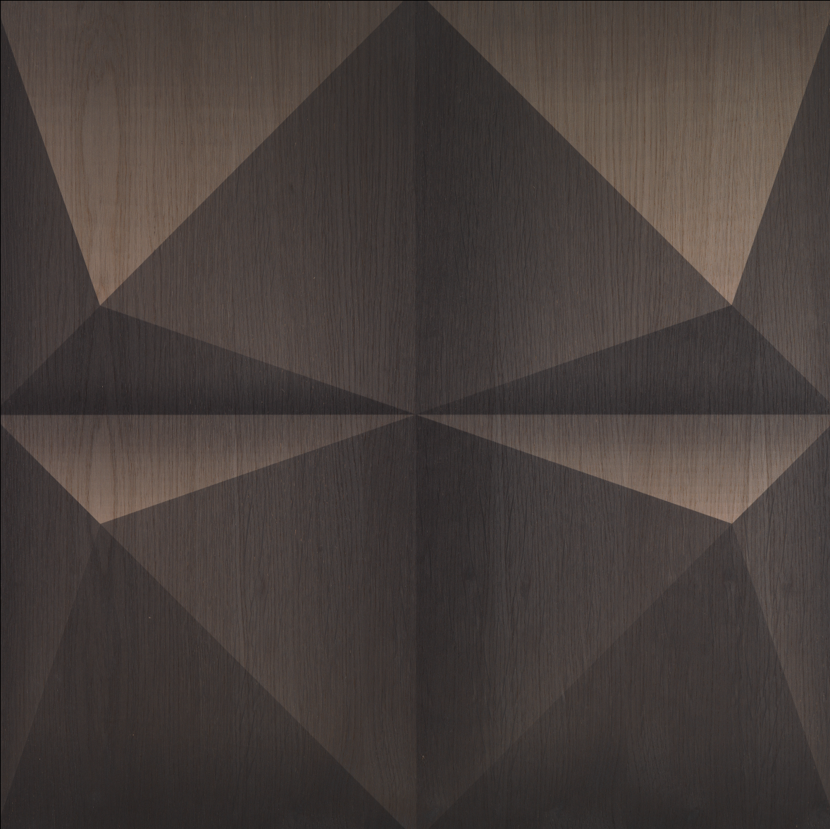 Suelos y parquets de madera pre acabados de Berti con amplias posibilidades de personalización. Maravillosas opciones para caracterizar cada ambiente. Patrón geométrico en tonos oscuros con formas triangulares y diamantes.