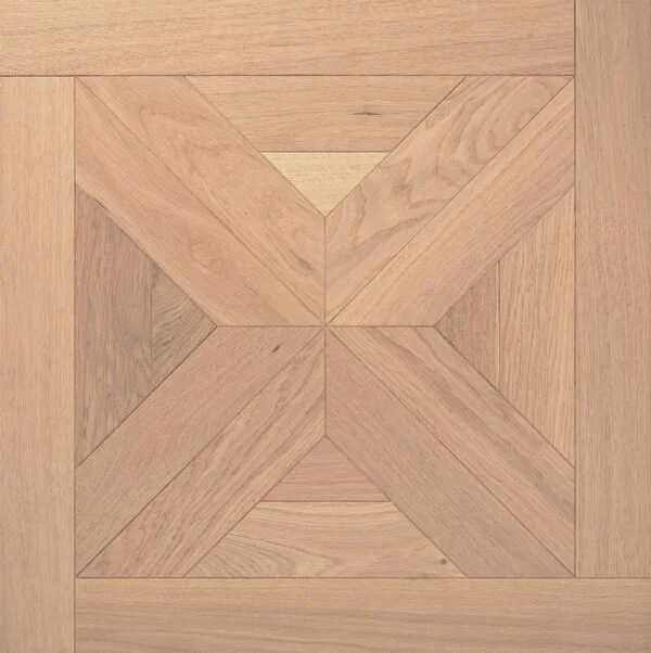 Tablero de versalles en madera de roble. Imagen de un patrón de parquet de madera con diseño geométrico en tonos beige y marrón.