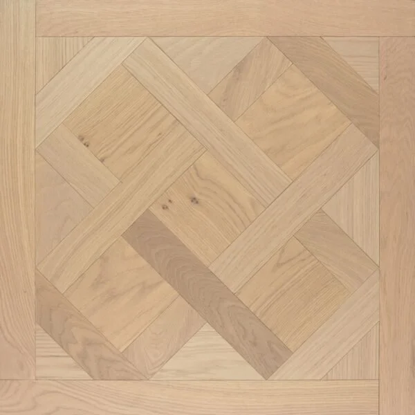 Tablero de versalles en madera de roble. Imagen de un patrón de parquet de madera con diseño geométrico en tonos beige y marrón.