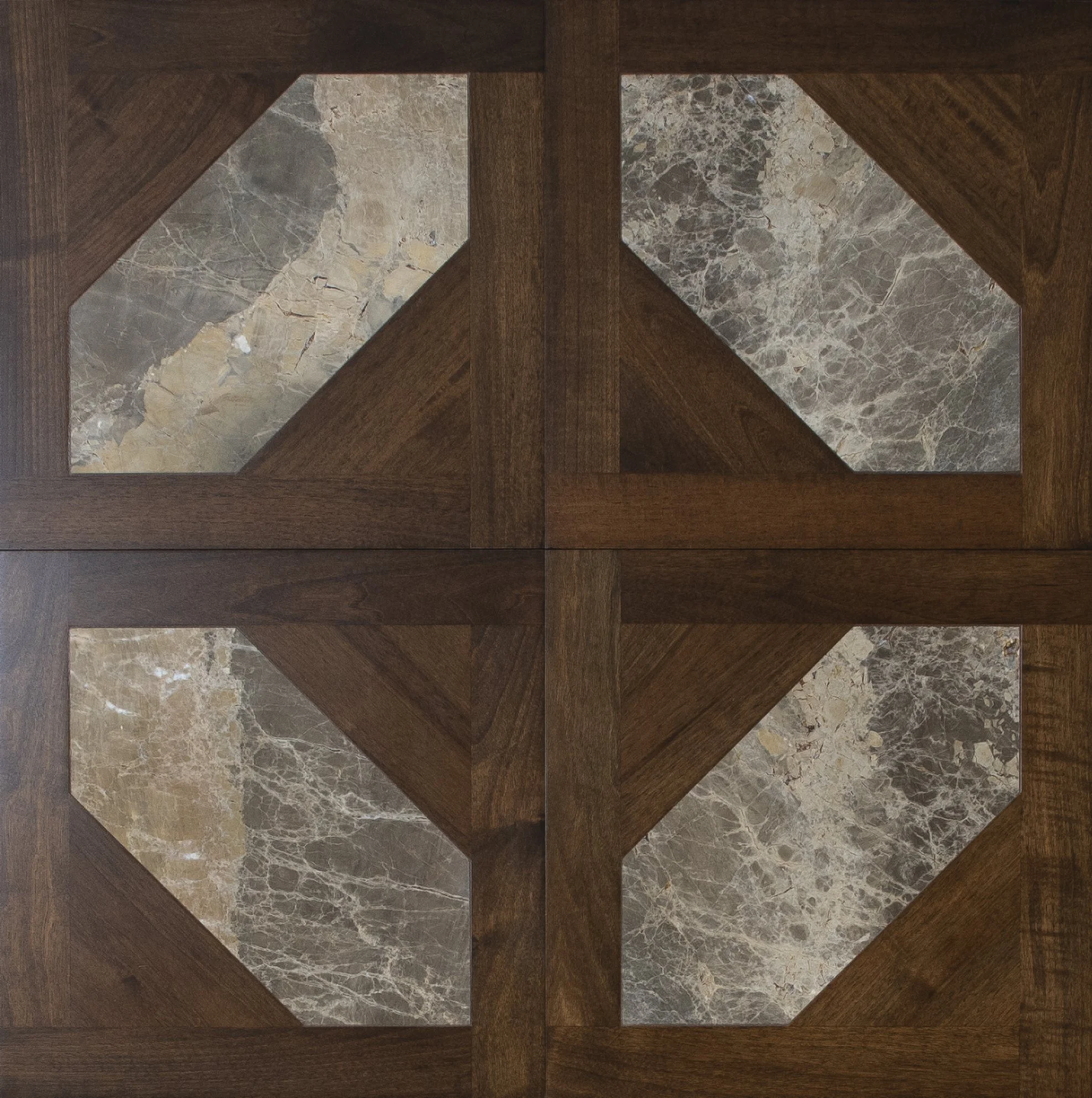 Cuatro paneles de madera con vidrio y mármol decorativo en el centro.