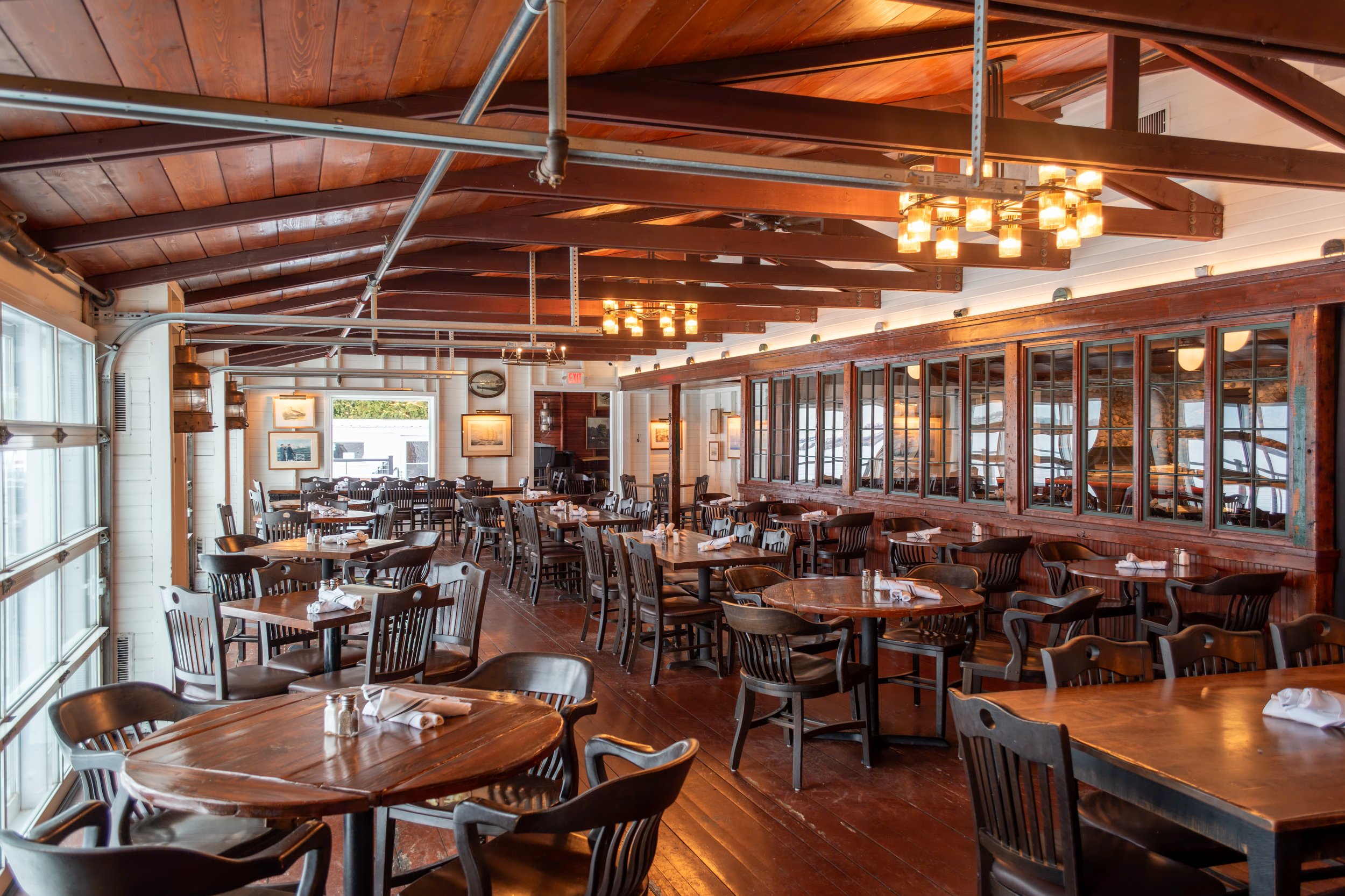 Lolas_January_2025_Interior-07 copy.jpg