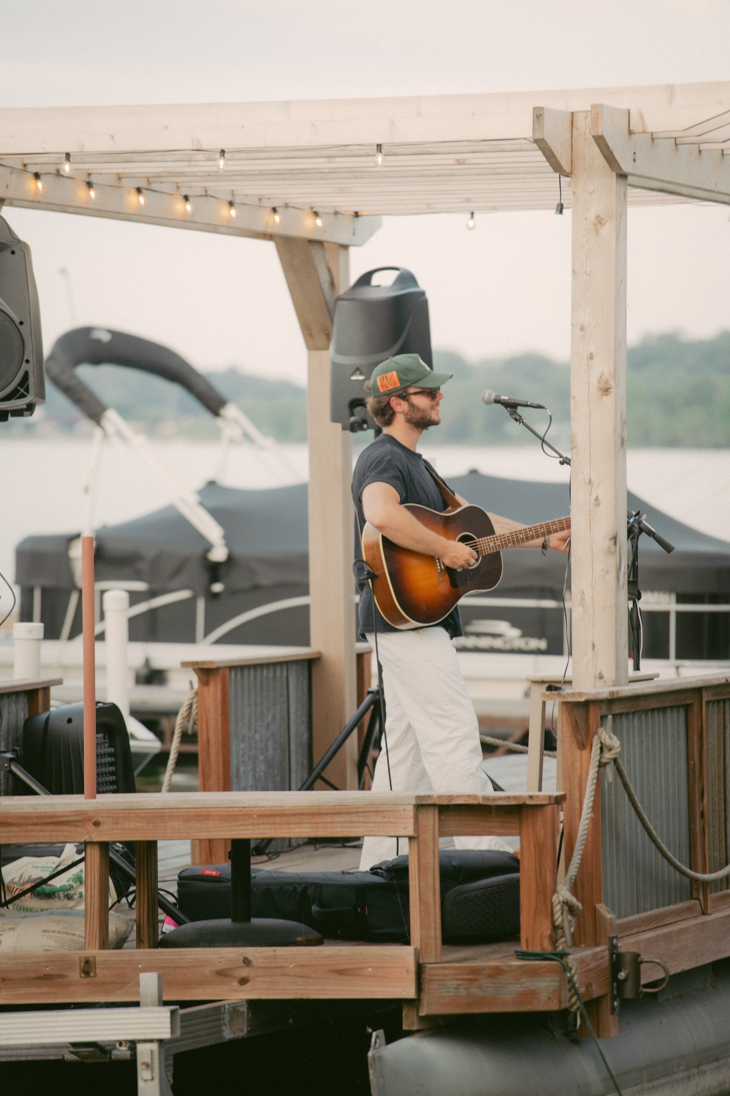 Live Music with JD Grainger @ Lola's Lakehouse