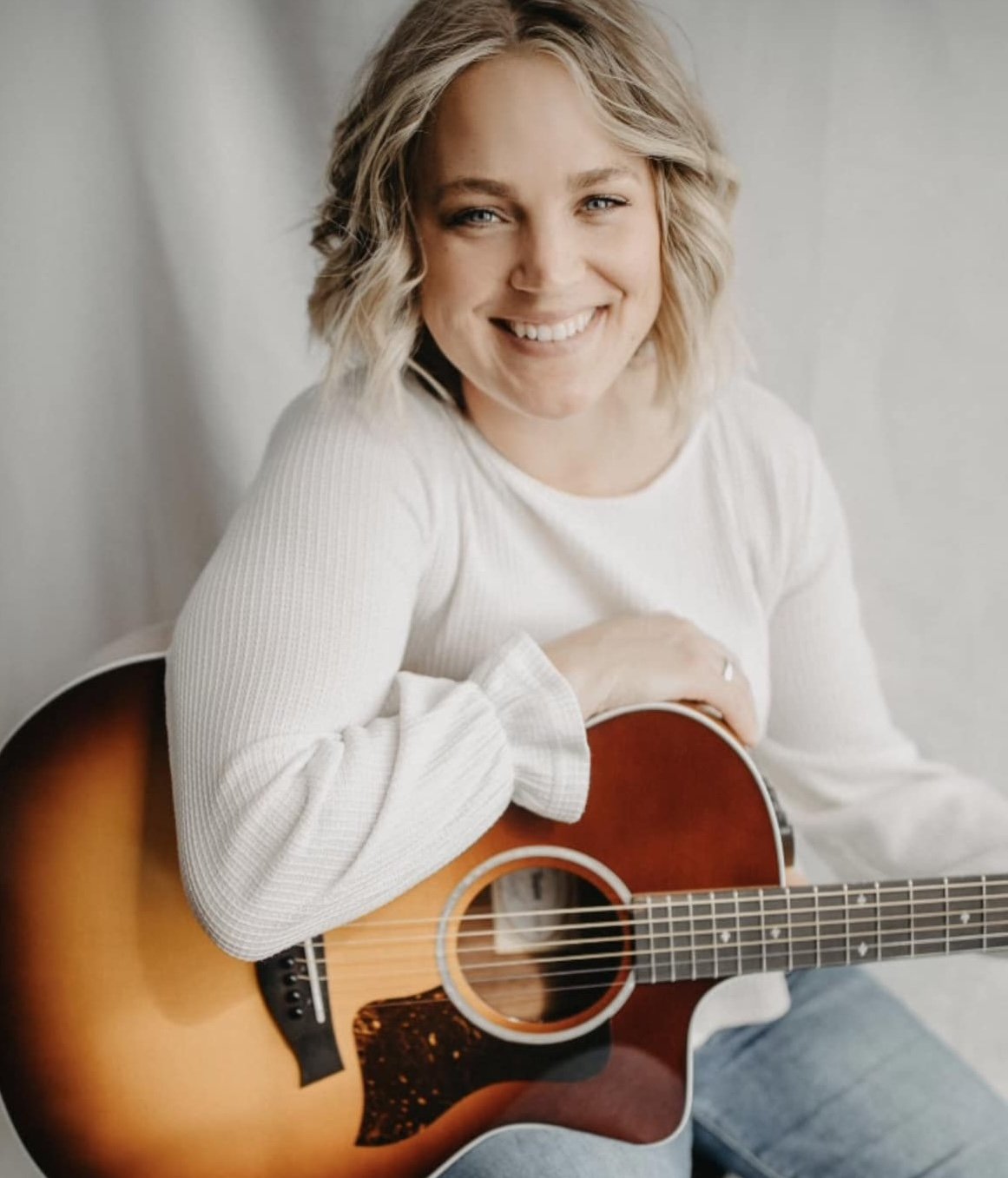 Live Music with Josie Sanken @ Lola's Lakehouse