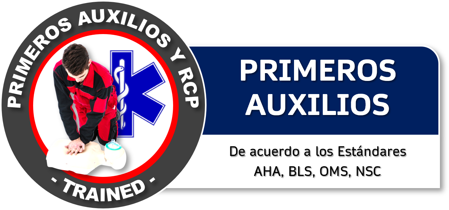 Logotipo de primeros auxilios y CPR, con un joven realizando maniobras en un muñeco de práctica, texto en español que indica primeros auxilios, entrenado, de acuerdo a estándares, y menciona las organizaciones AHA, BLS, OMS, NSC.