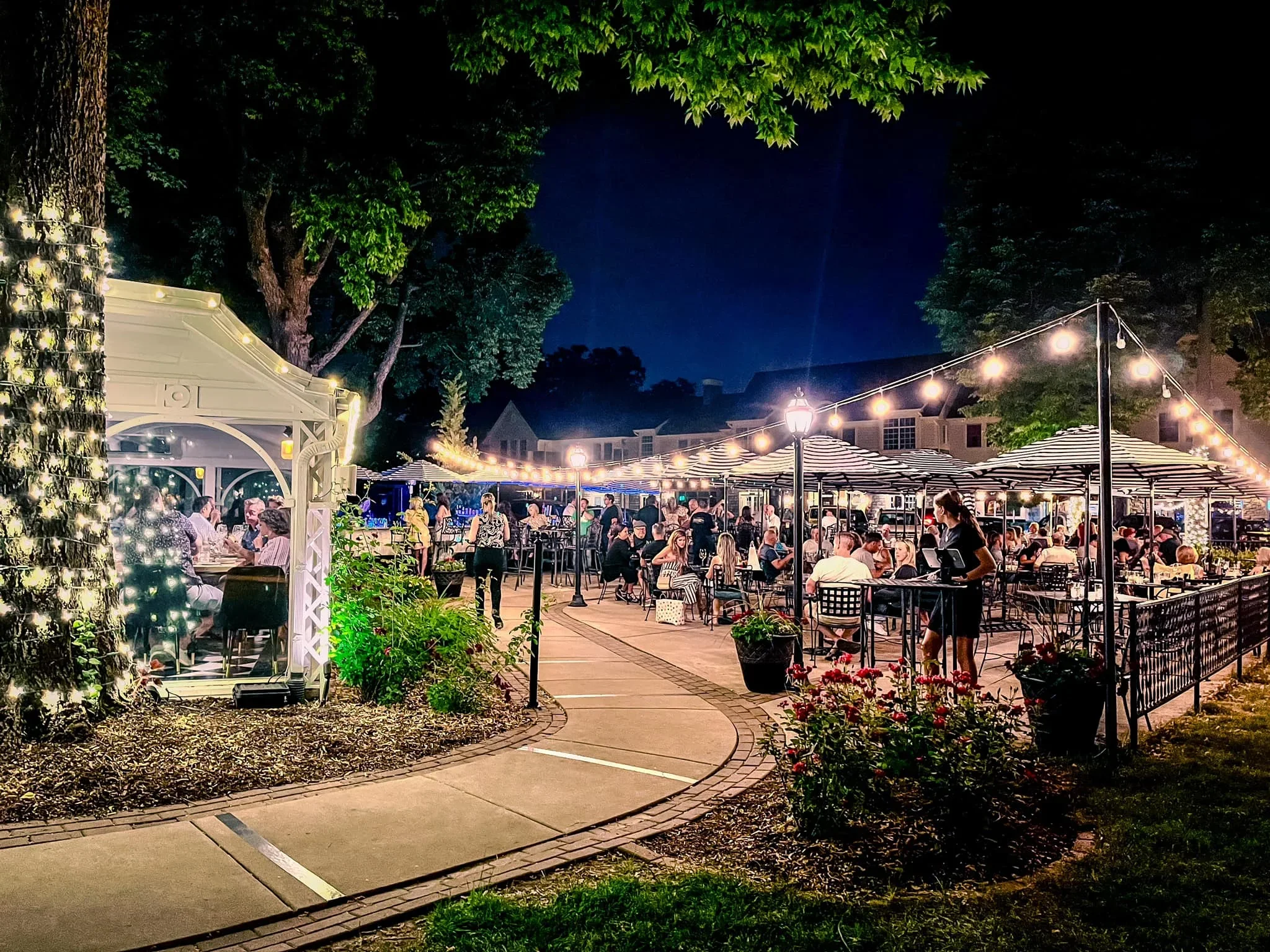 The James - Largest outdoor patio on third street. Check out the chef's brunch menu or grab happy hour with some live jazz.